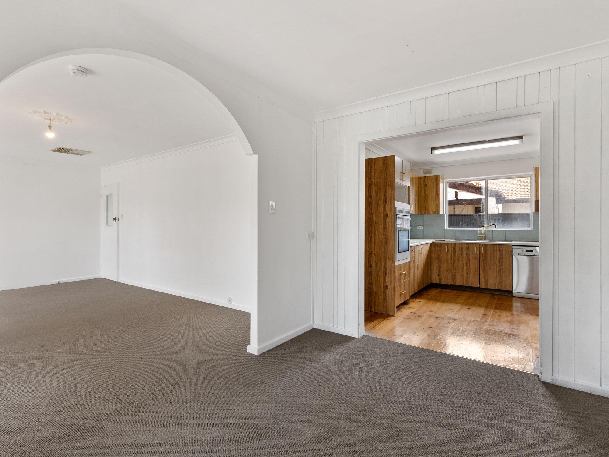 BEACHSIDE LIFESTYLE!