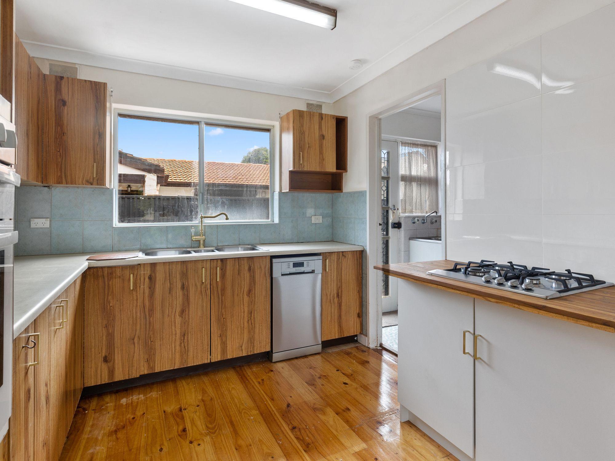 BEACHSIDE LIFESTYLE!