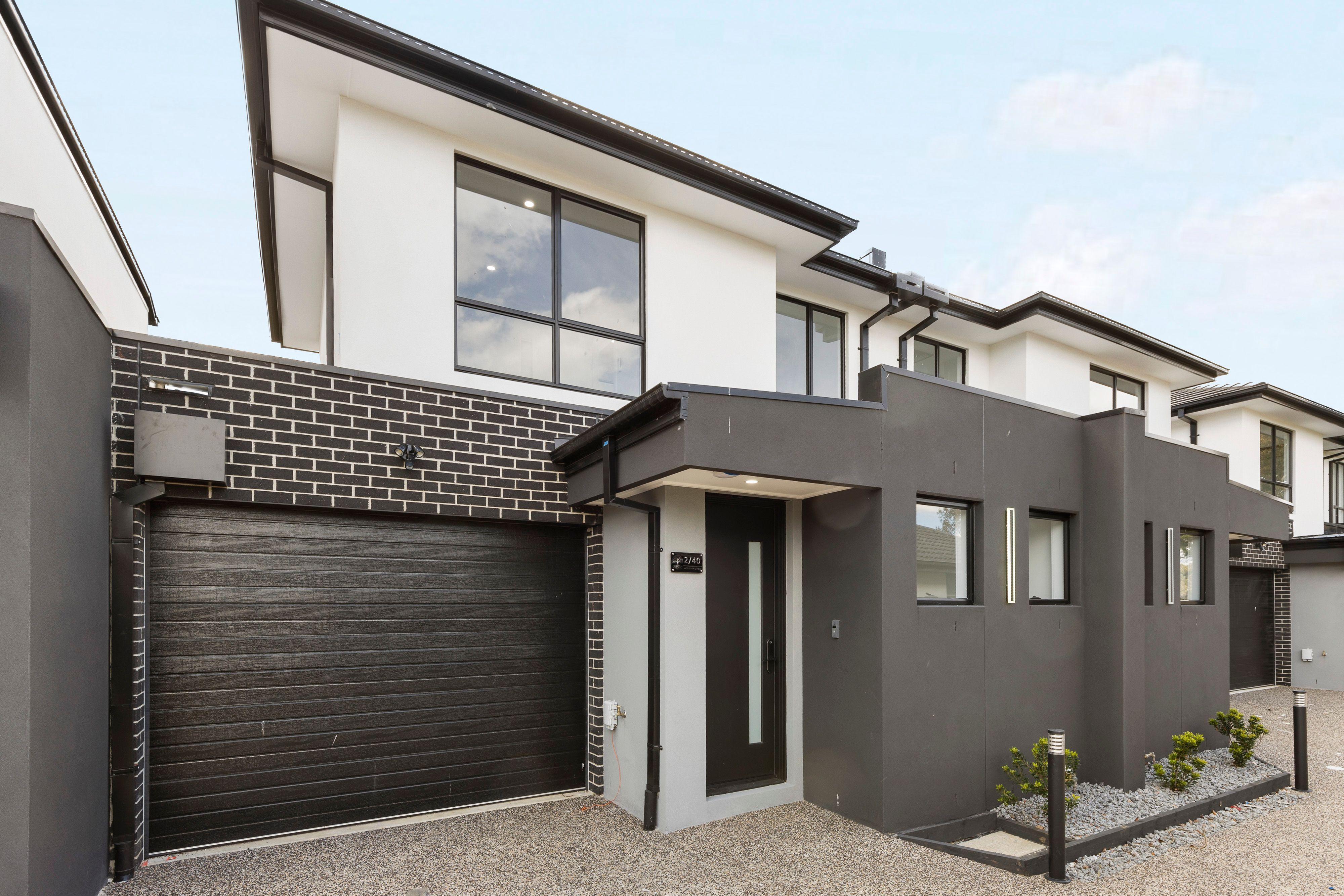 Prop-GPT: House: VIC Wallan, VIC 3756 Modern Townhouse