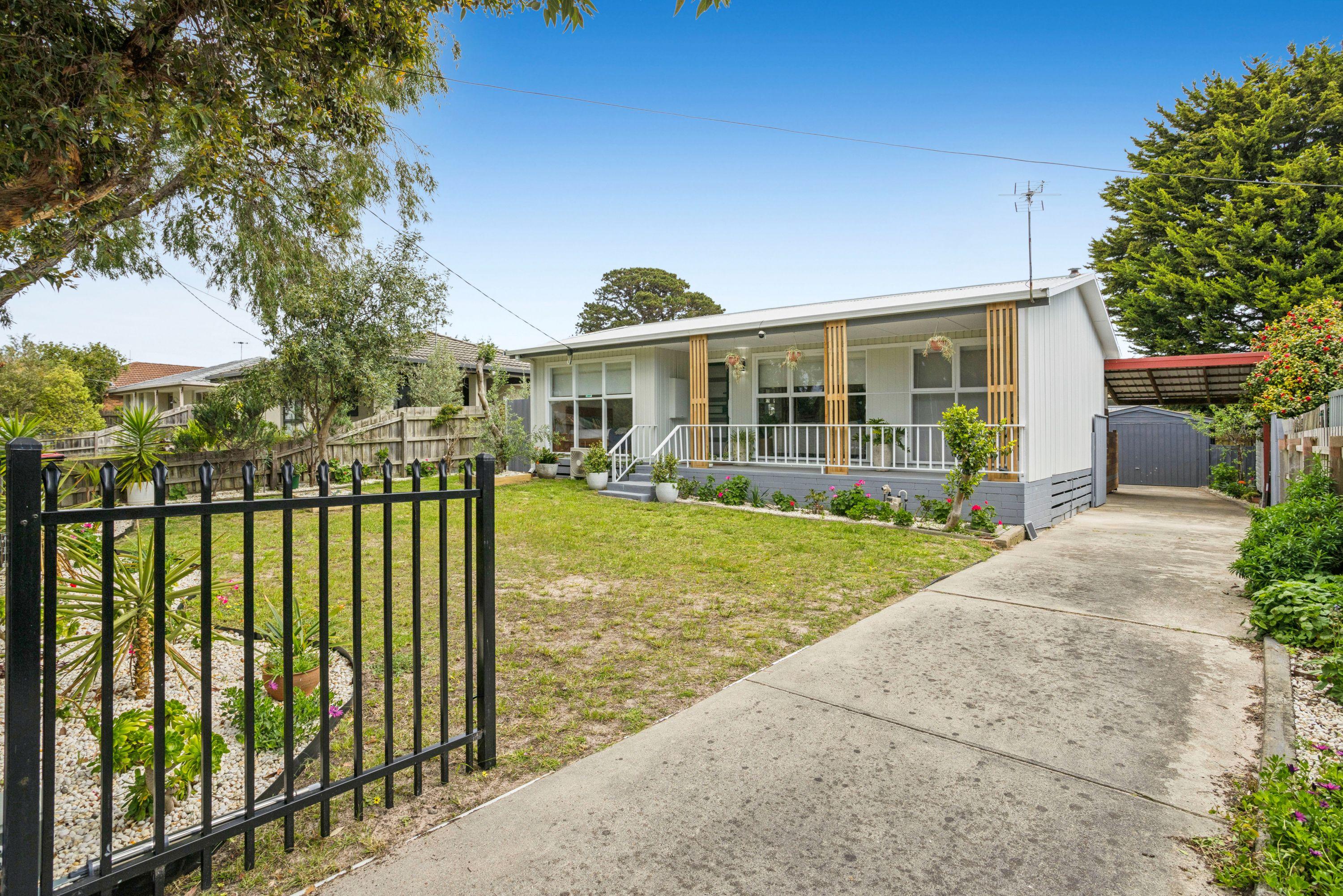 Prop-GPT: House: VIC Rosebud, VIC 3939 Newly renovated, in a perfect location!