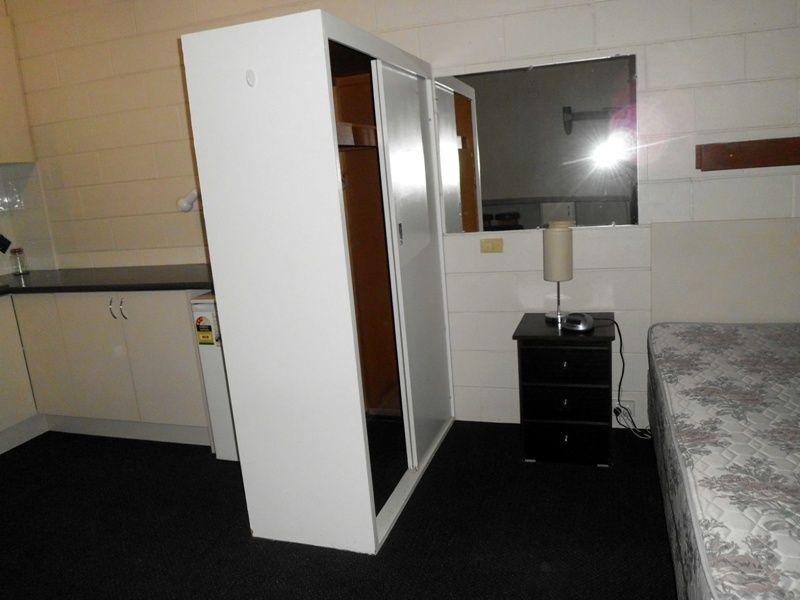 GREAT SPOT MOTEL STYLE UNIT!