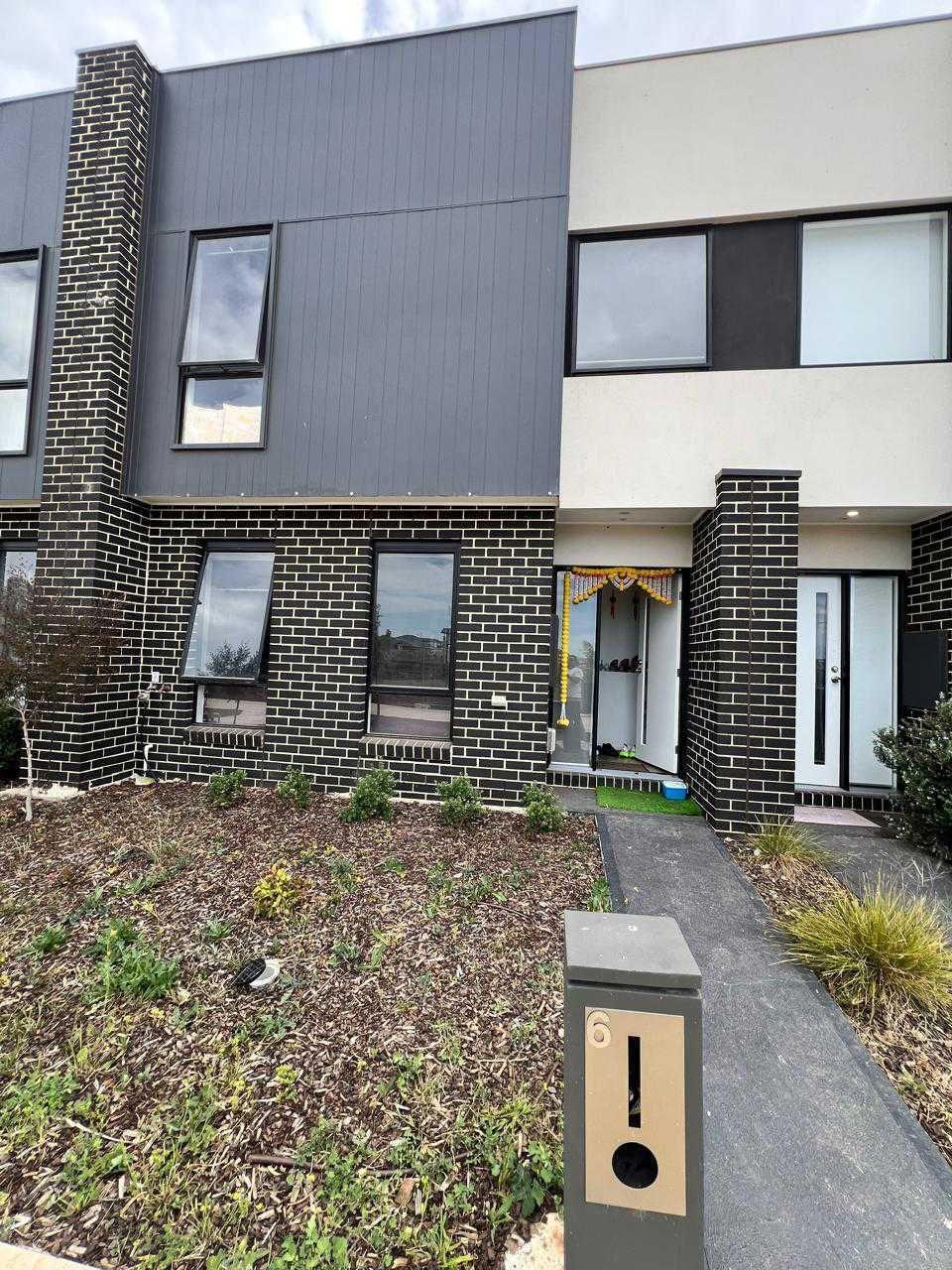 Prop-GPT: House: VIC Truganina, VIC 3029 Modern Family Home Offering Comfort, Space, and Style