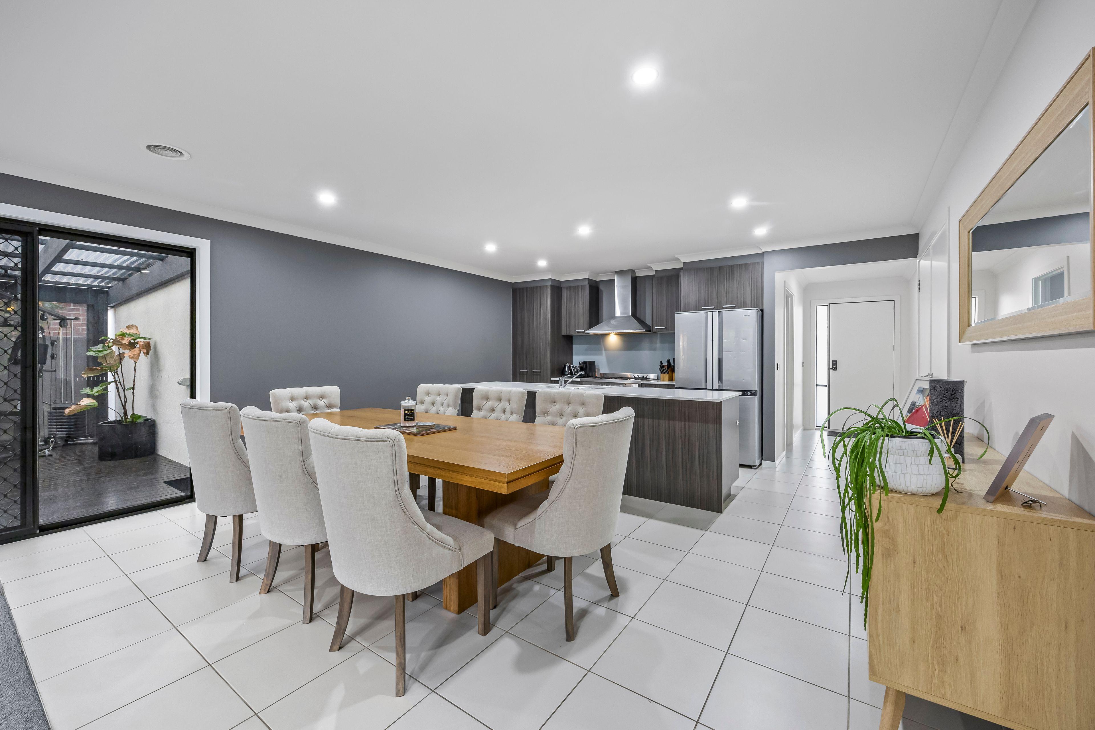 Modern 3-Bedroom Home with Double Garage