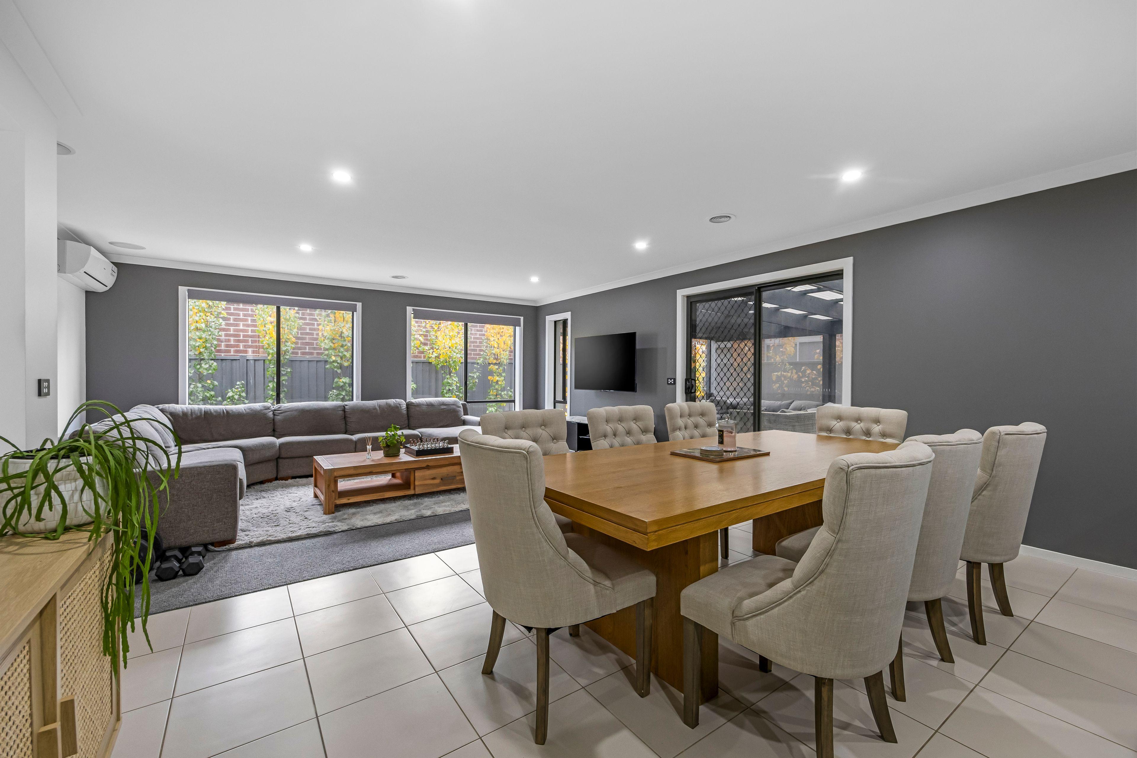 Modern 3-Bedroom Home with Double Garage