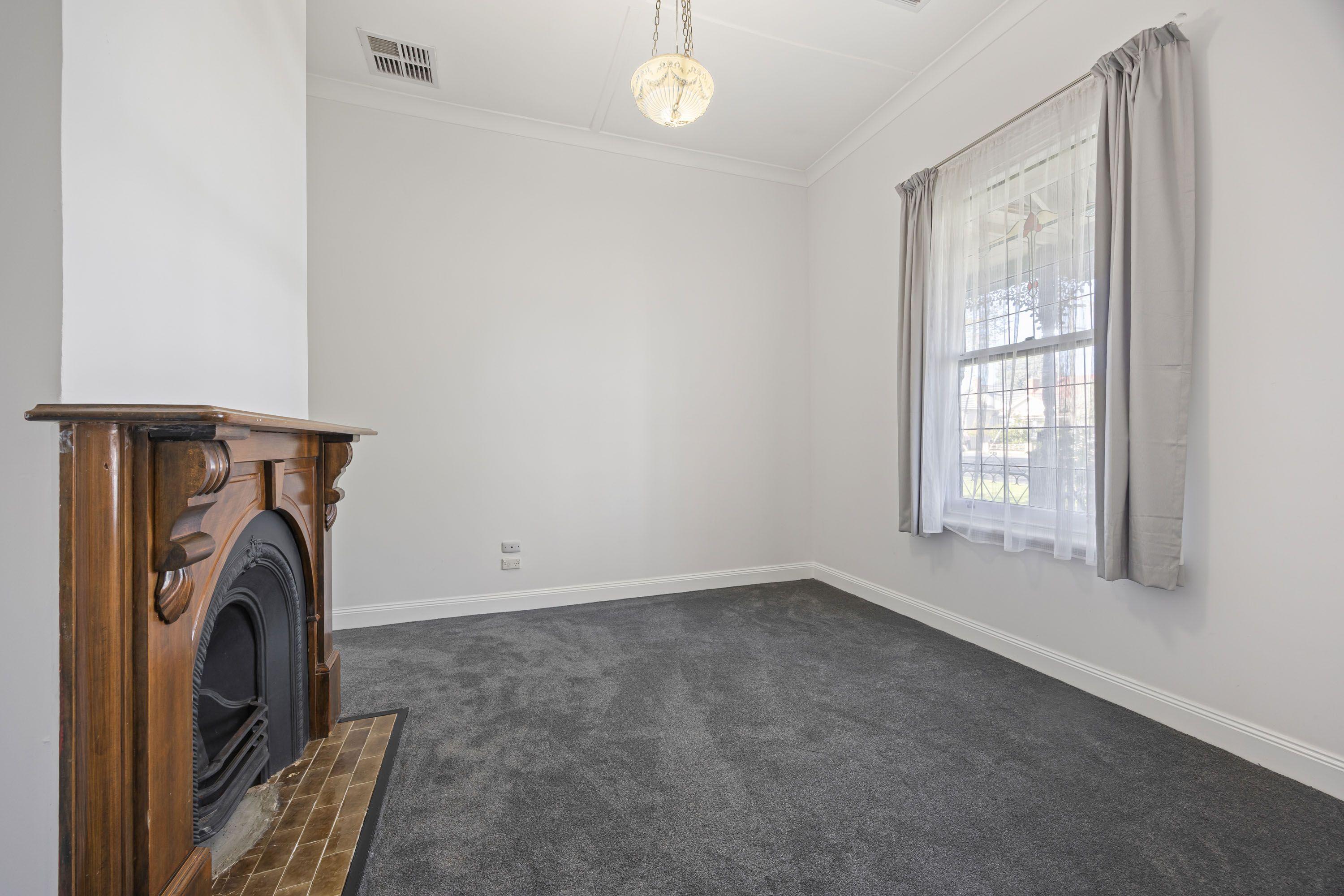 Beautiful Heritage Home for Rent: 330 Drummond Street South, Ballarat Location, Location, Location!