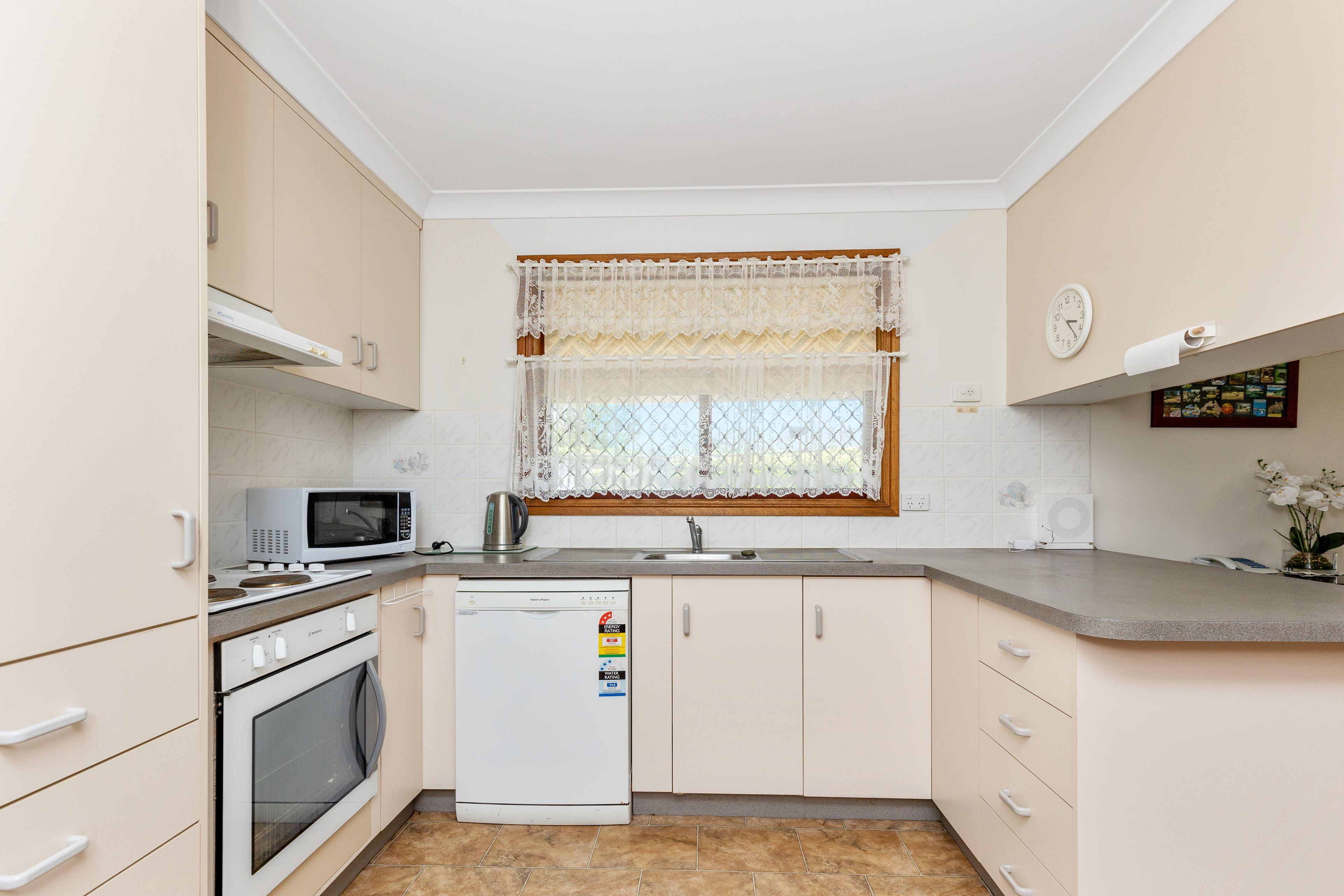 Neat & Tidy Family Home