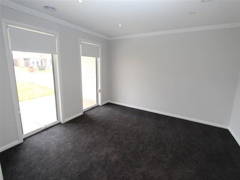 Modern Living in Sought After Boorooma