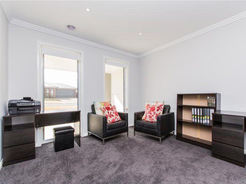 Modern Living in Sought After Boorooma