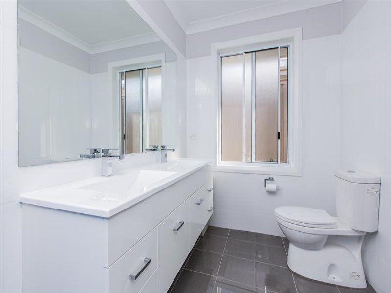 Modern Living in Sought After Boorooma