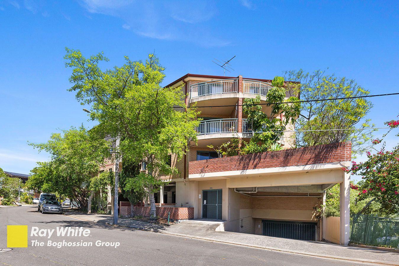 Prop-GPT: Unit: NSW Bexley North, NSW 2207 FRESH AND BRIGHT IN A GREAT HANDY LOCATION