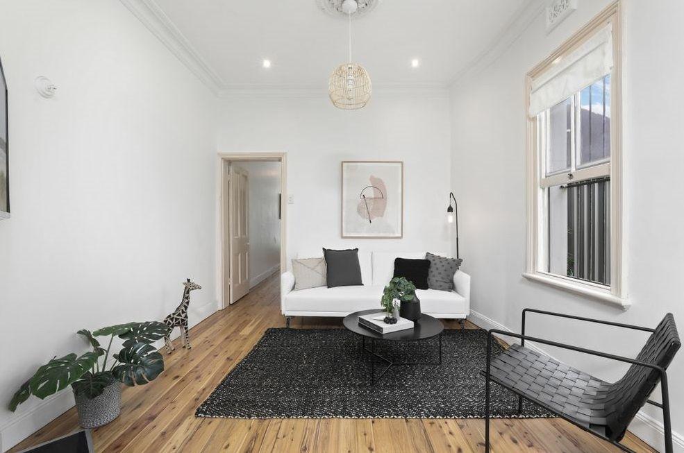 Prop-GPT: House: NSW Newtown, NSW 2042 Beautifully Presented Two Bedroom Terrace