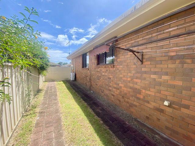 2 BEDROOM DUPLEX CLOSE TO SHOPPING CENTRE