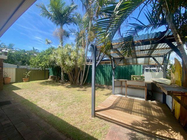 2 BEDROOM DUPLEX CLOSE TO SHOPPING CENTRE