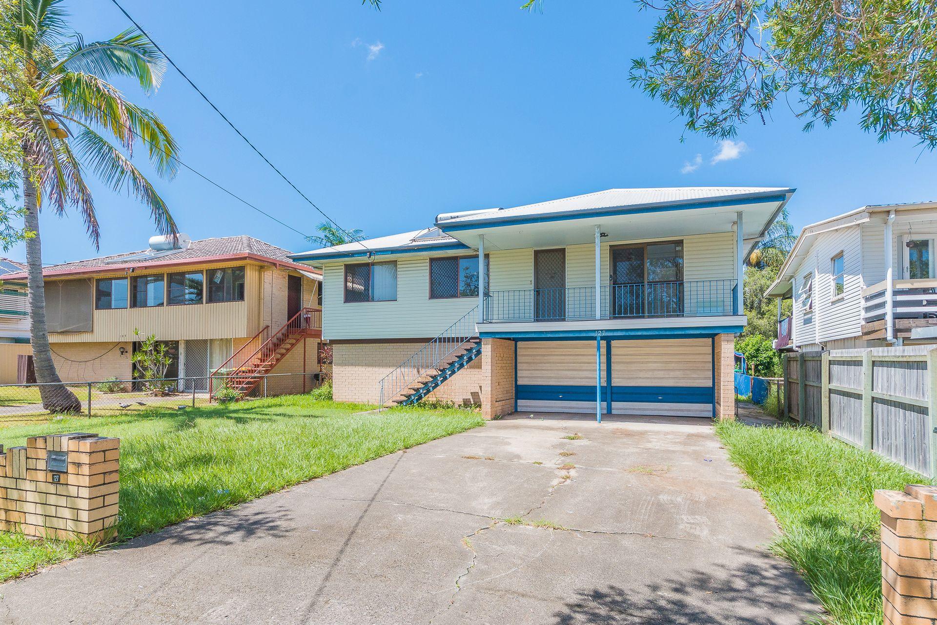 Prop-GPT: House: QLD Kippa-Ring, QLD 4021 Renovated and Elevated Family home with Large Backyard!