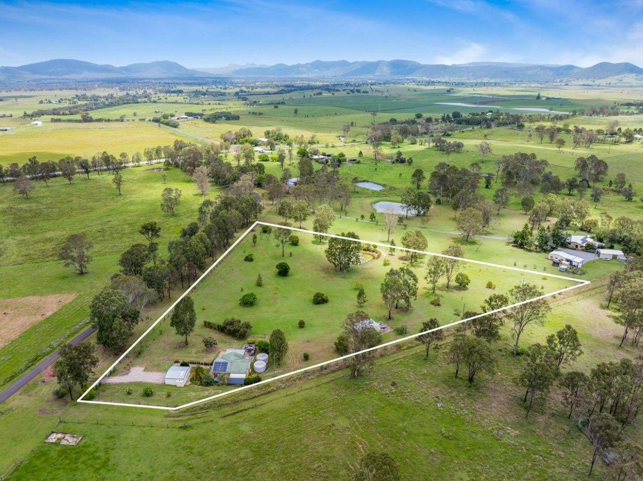 Peaceful 5-Acre Lifestyle Escape with Sheds, Dam & Valley Views