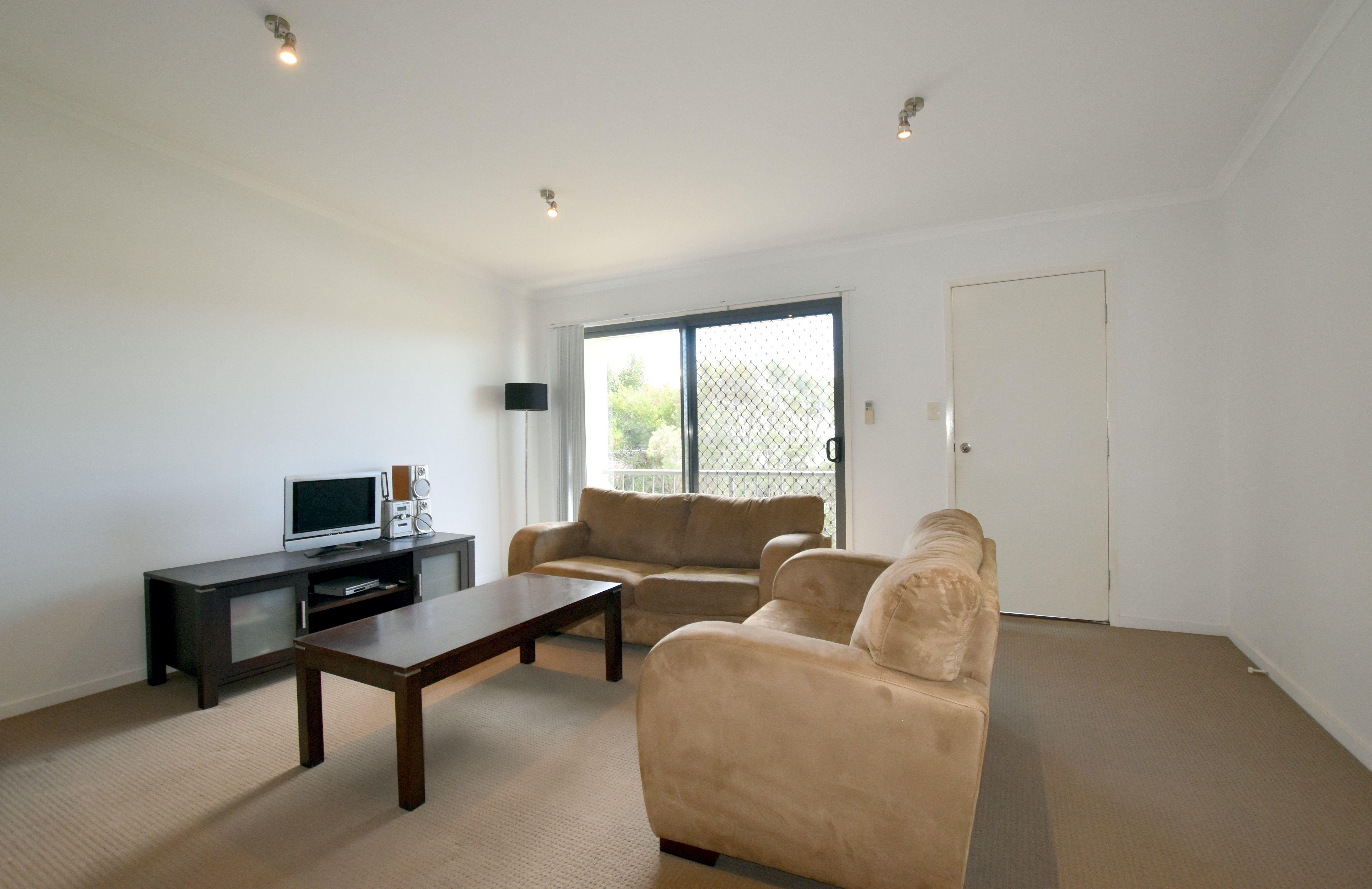 APPLICATIONS CLOSED :: FULLY SELF CONTAINED UNIT CLOSE TO CBD