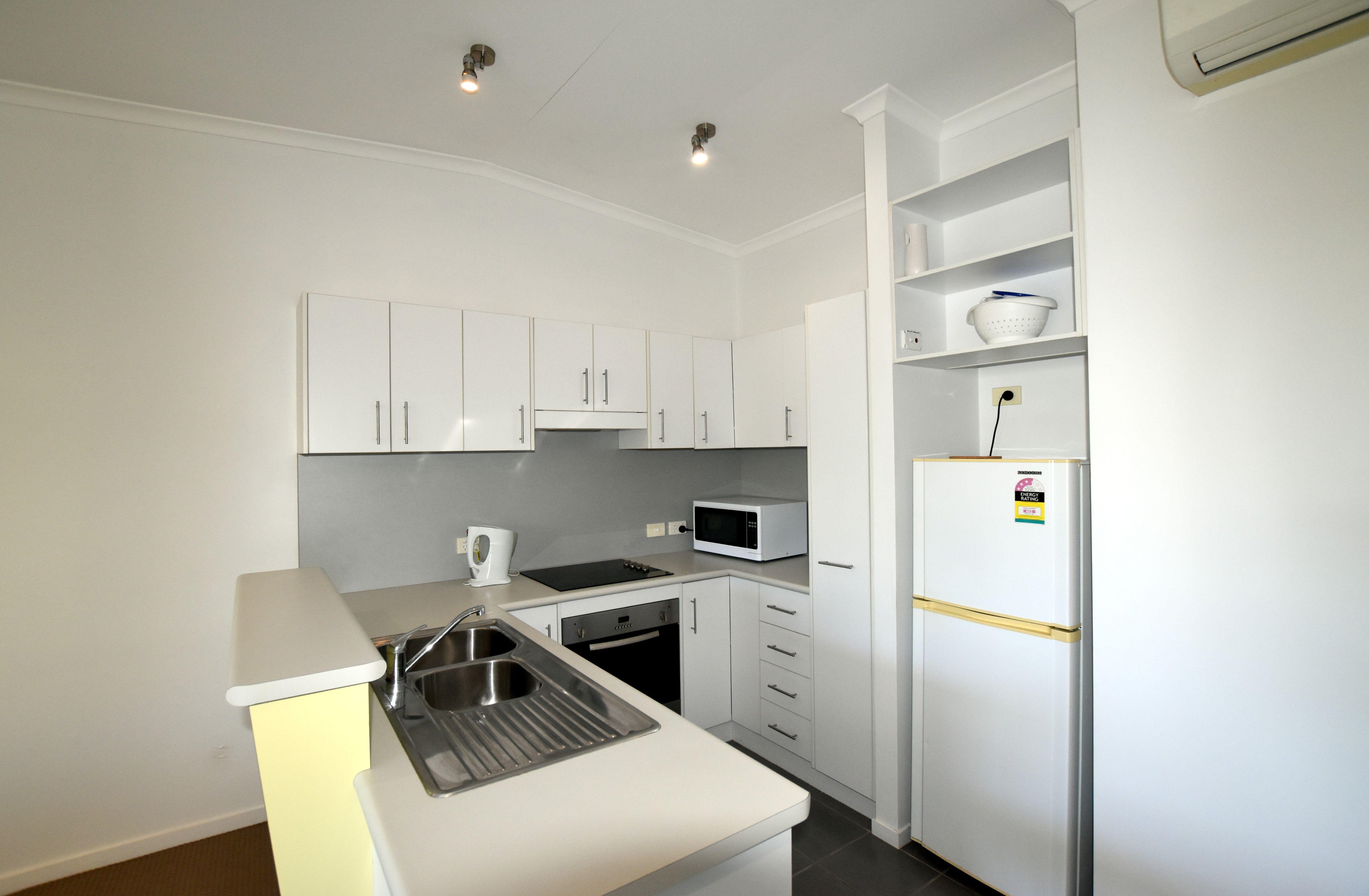 APPLICATIONS CLOSED :: FULLY SELF CONTAINED UNIT CLOSE TO CBD