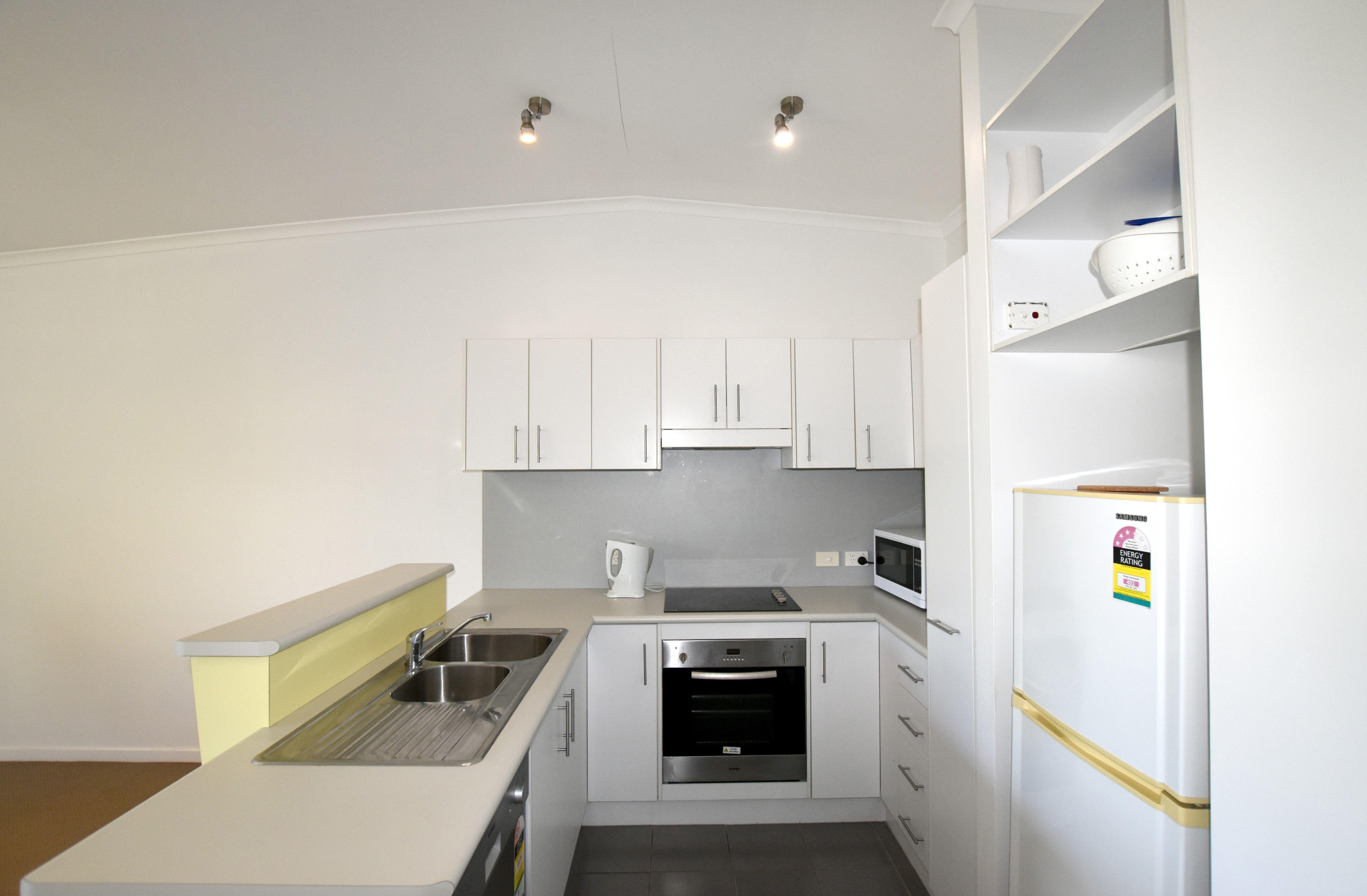 APPLICATIONS CLOSED :: FULLY SELF CONTAINED UNIT CLOSE TO CBD