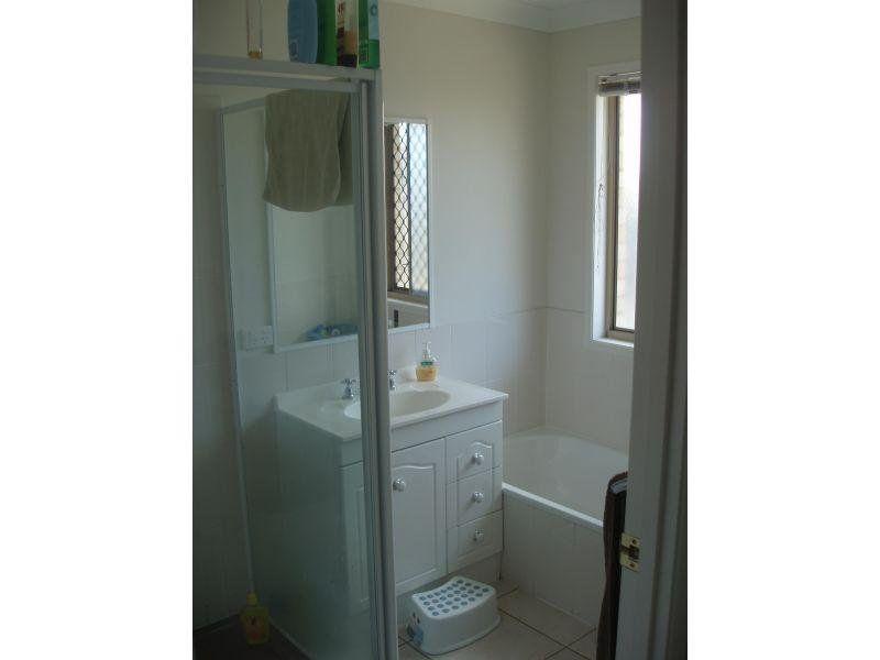 4 BEDROOM 2 BATHROOM 2 GARAGE LOCATED AT GLEN EDEN 6MTH LEASE WITH OPTION TO RENEW