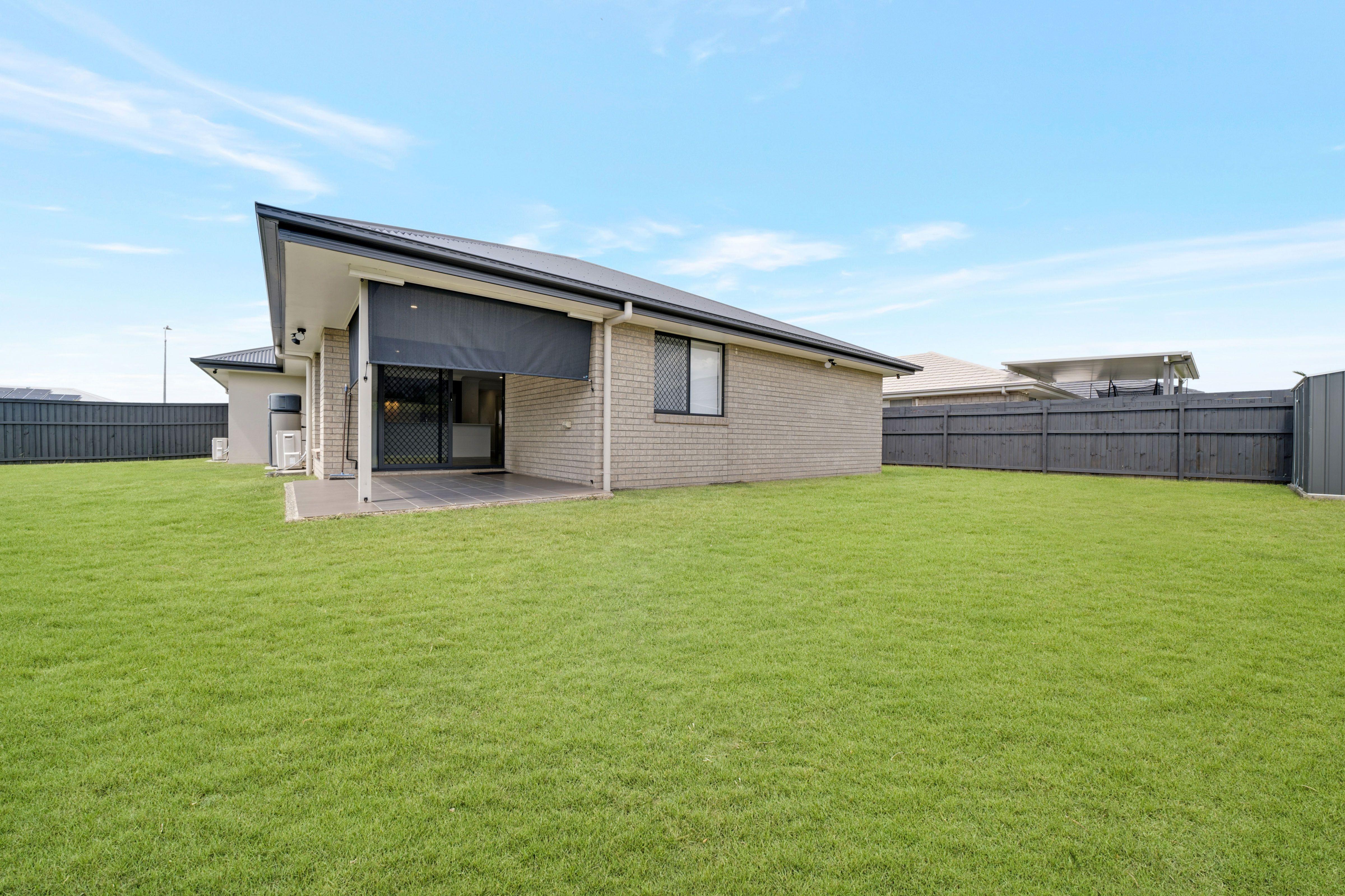 Prop-GPT: House: QLD Yarrabilba, QLD 4207 SPACIOUS FAMILY HOME A STONES THROW FROM BUXTON PARK!