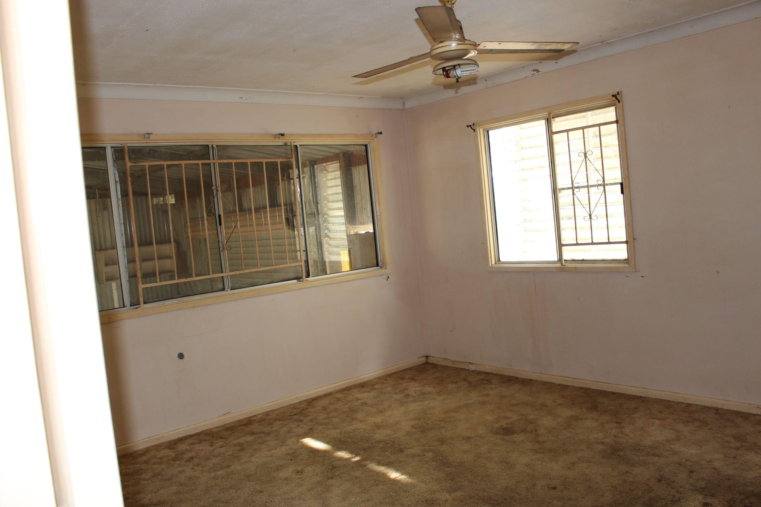 Renovators Dream on 2.46 Acres in the Country!