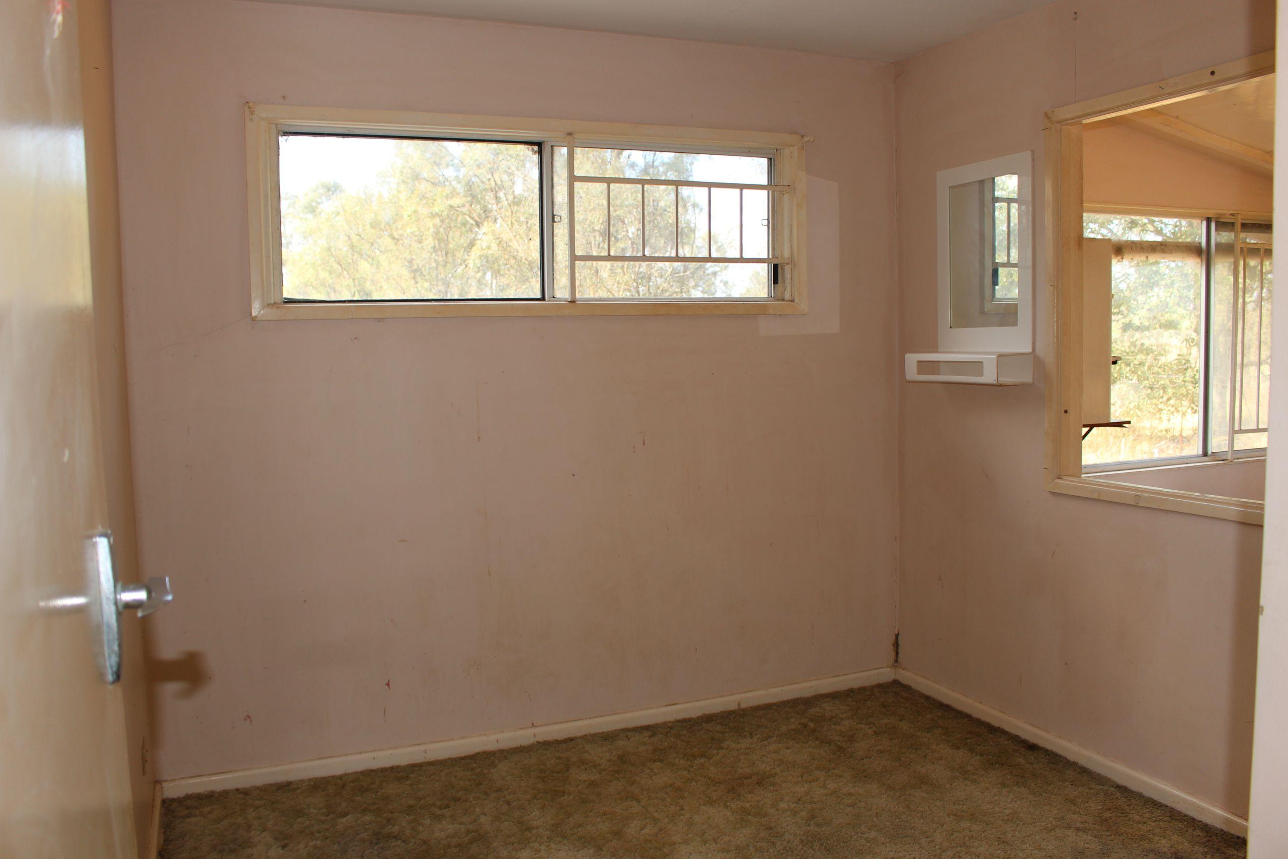 Renovators Dream on 2.46 Acres in the Country!