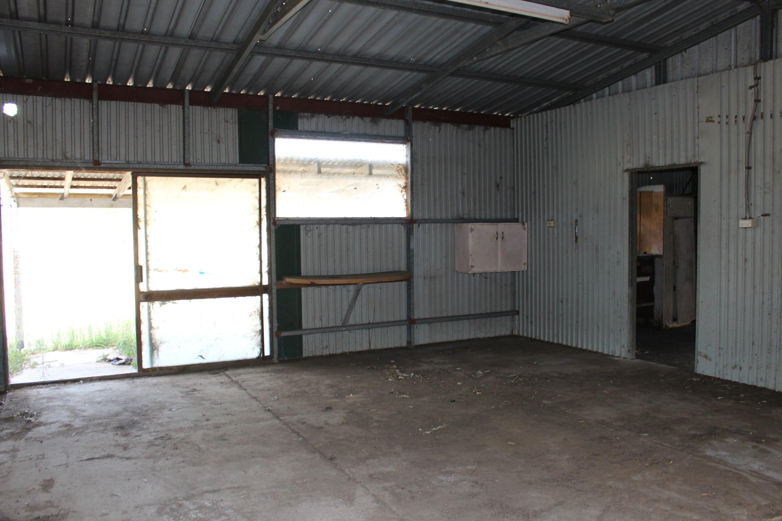 Renovators Dream on 2.46 Acres in the Country!