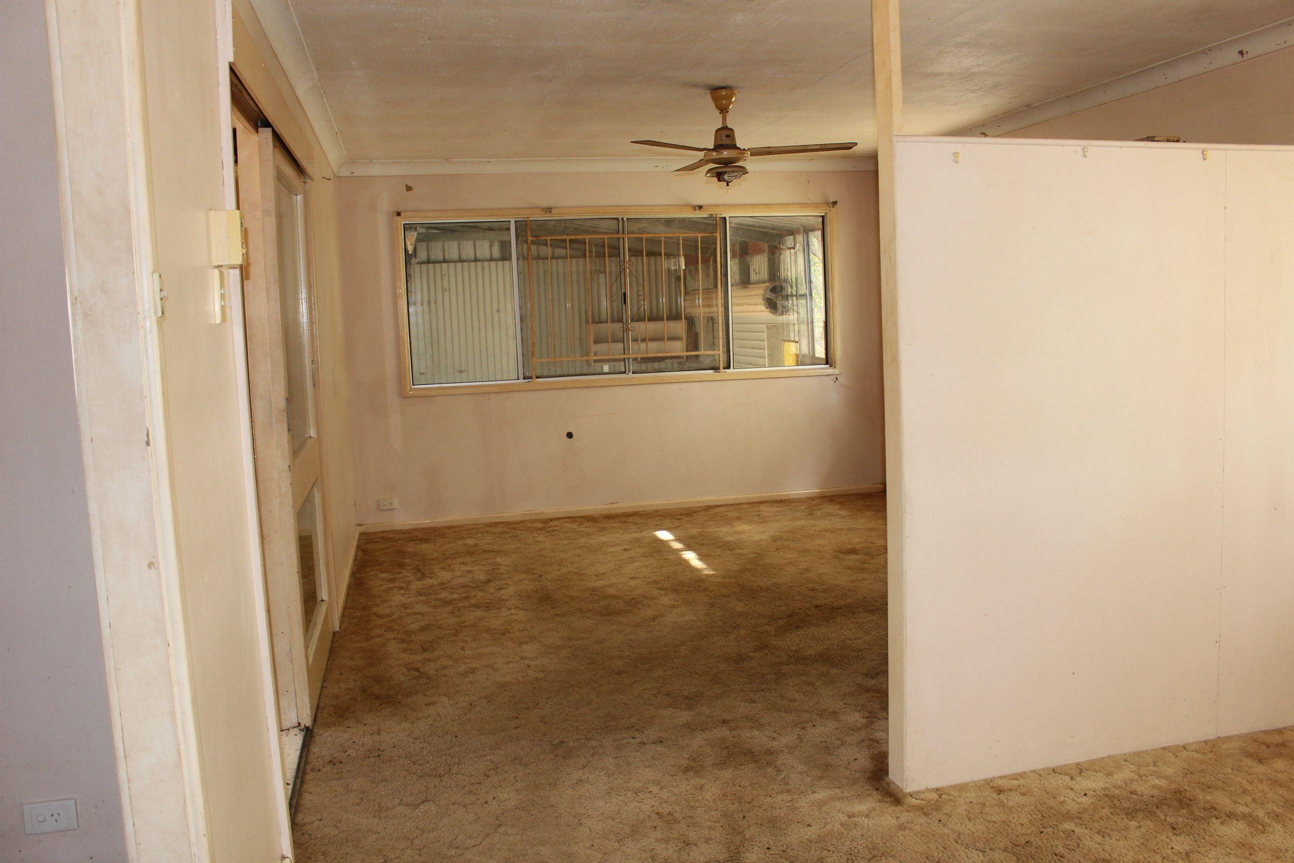 Renovators Dream on 2.46 Acres in the Country!