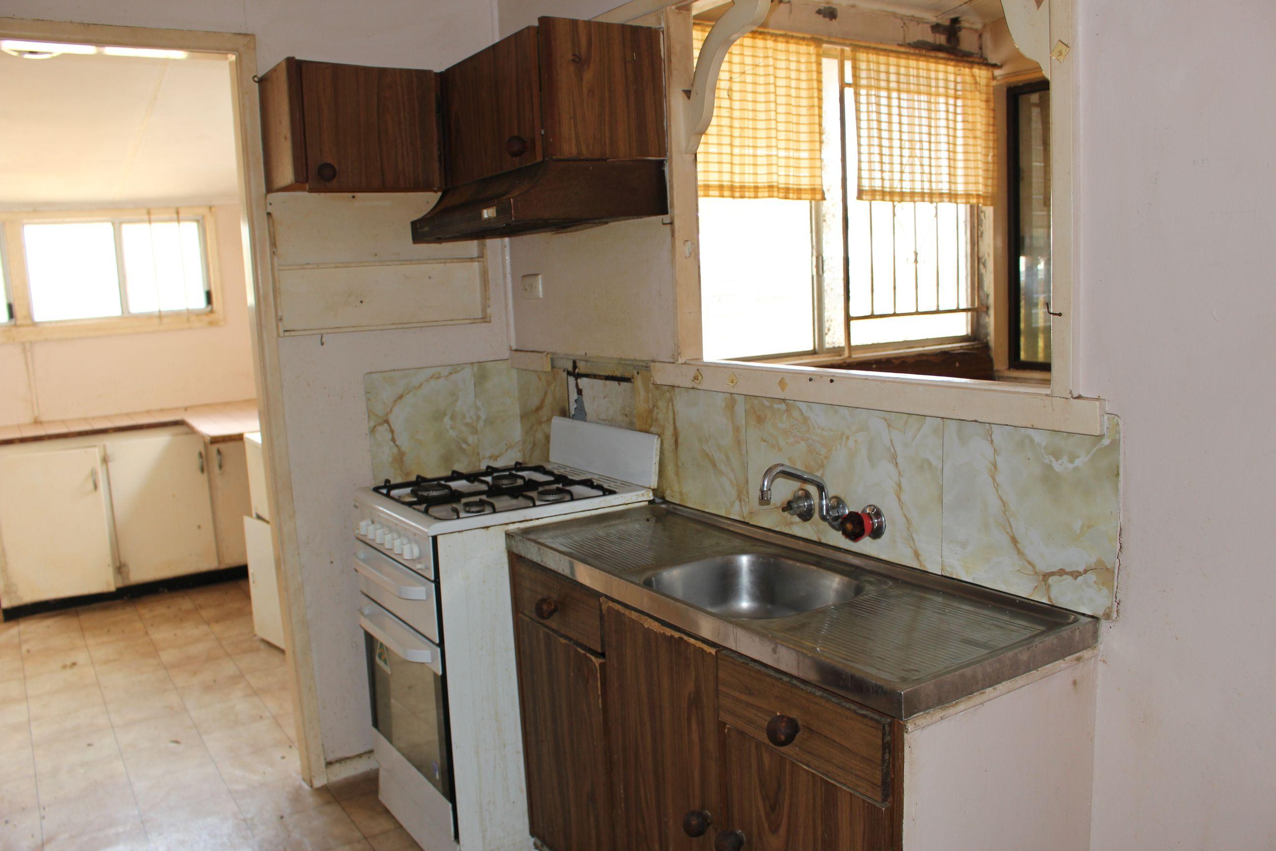 Renovators Dream on 2.46 Acres in the Country!