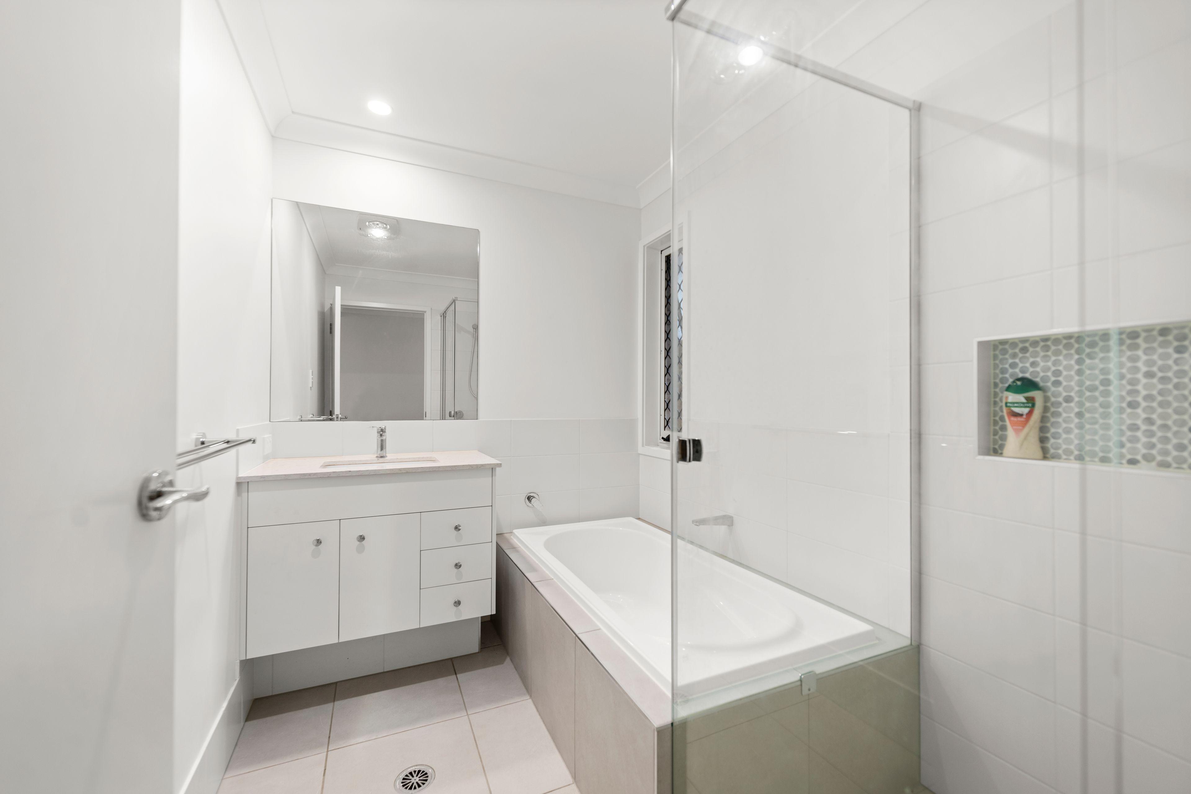 Stylish & Modern Home in Capestone Estate