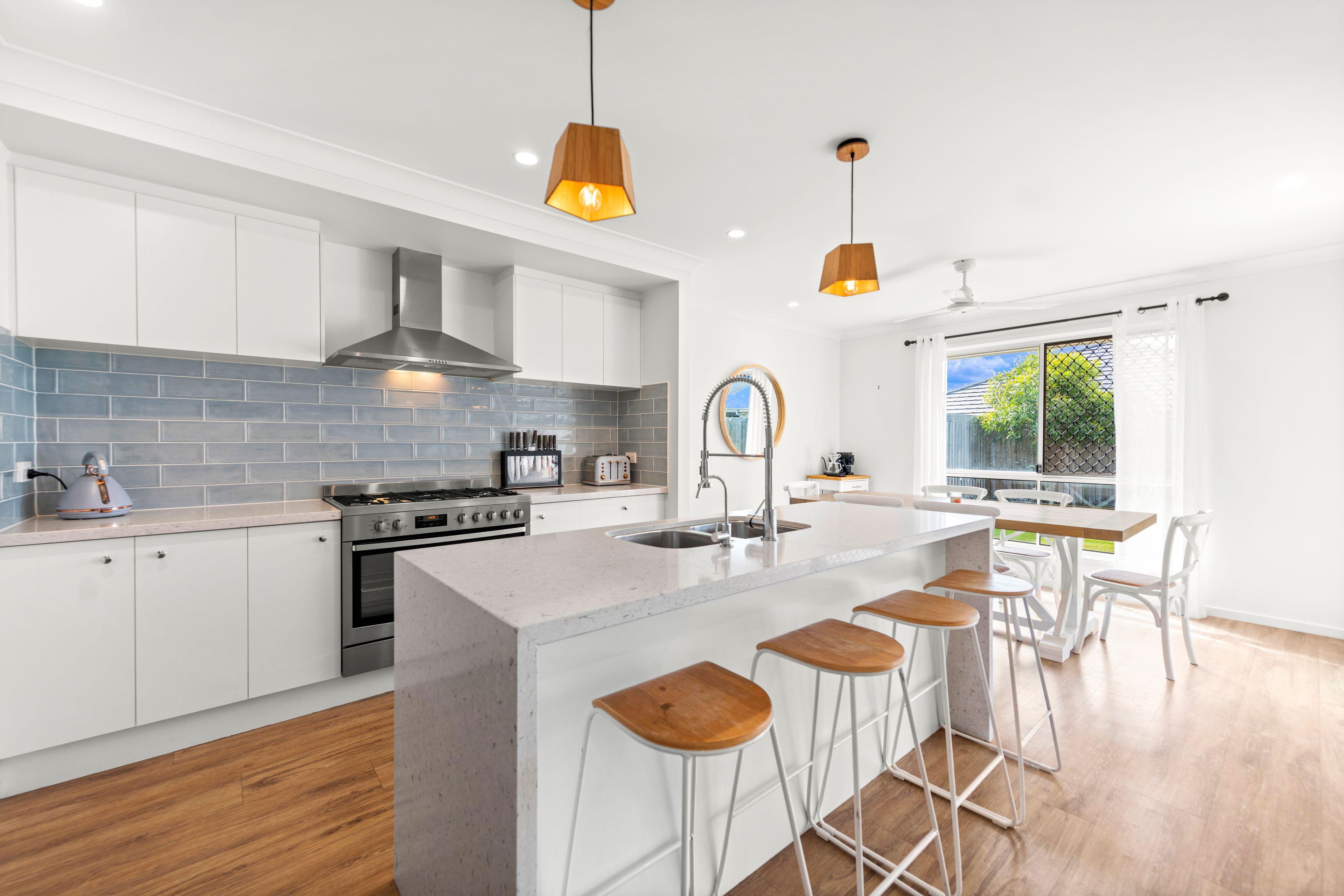 Stylish & Modern Home in Capestone Estate