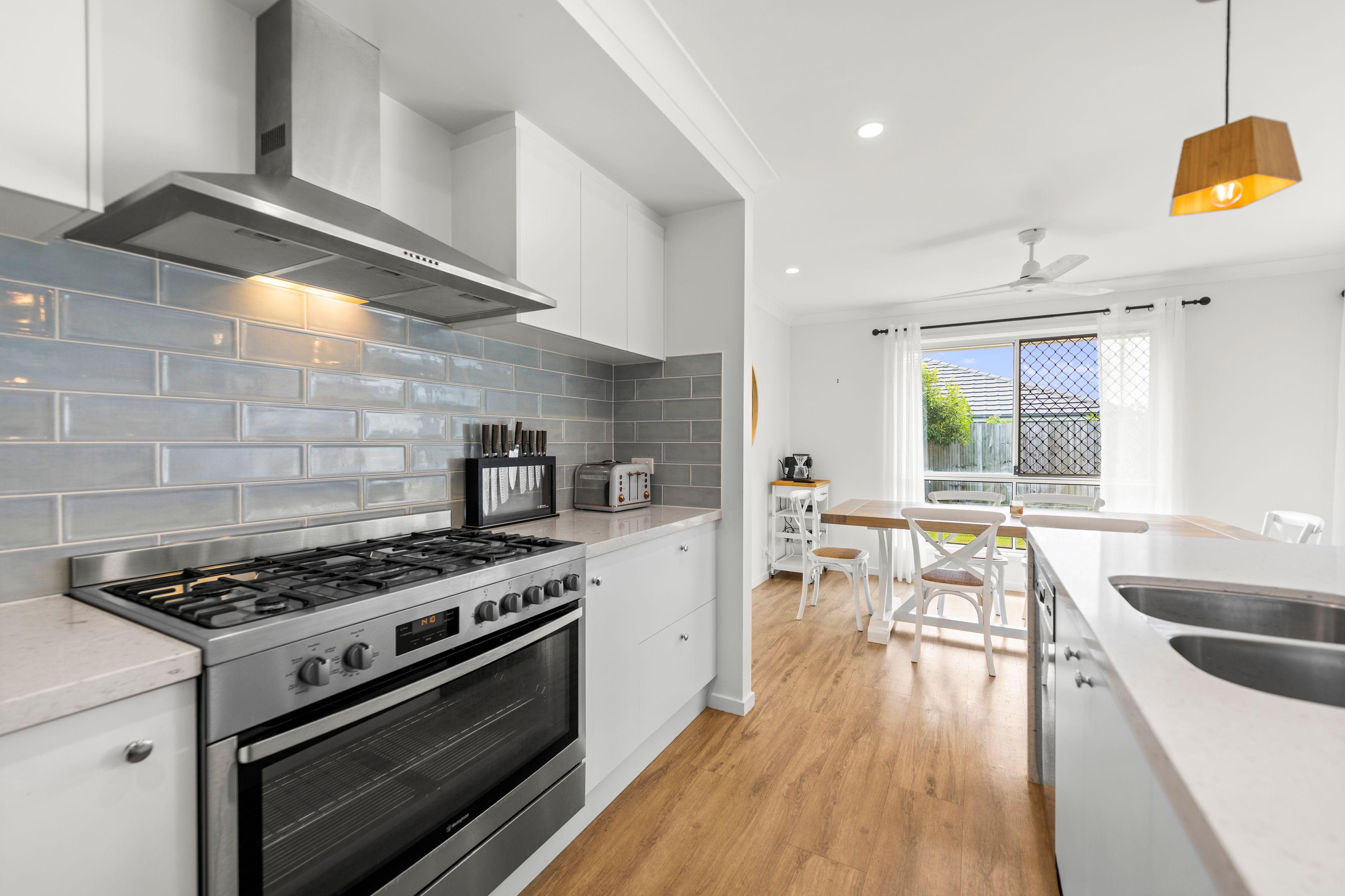 Stylish & Modern Home in Capestone Estate