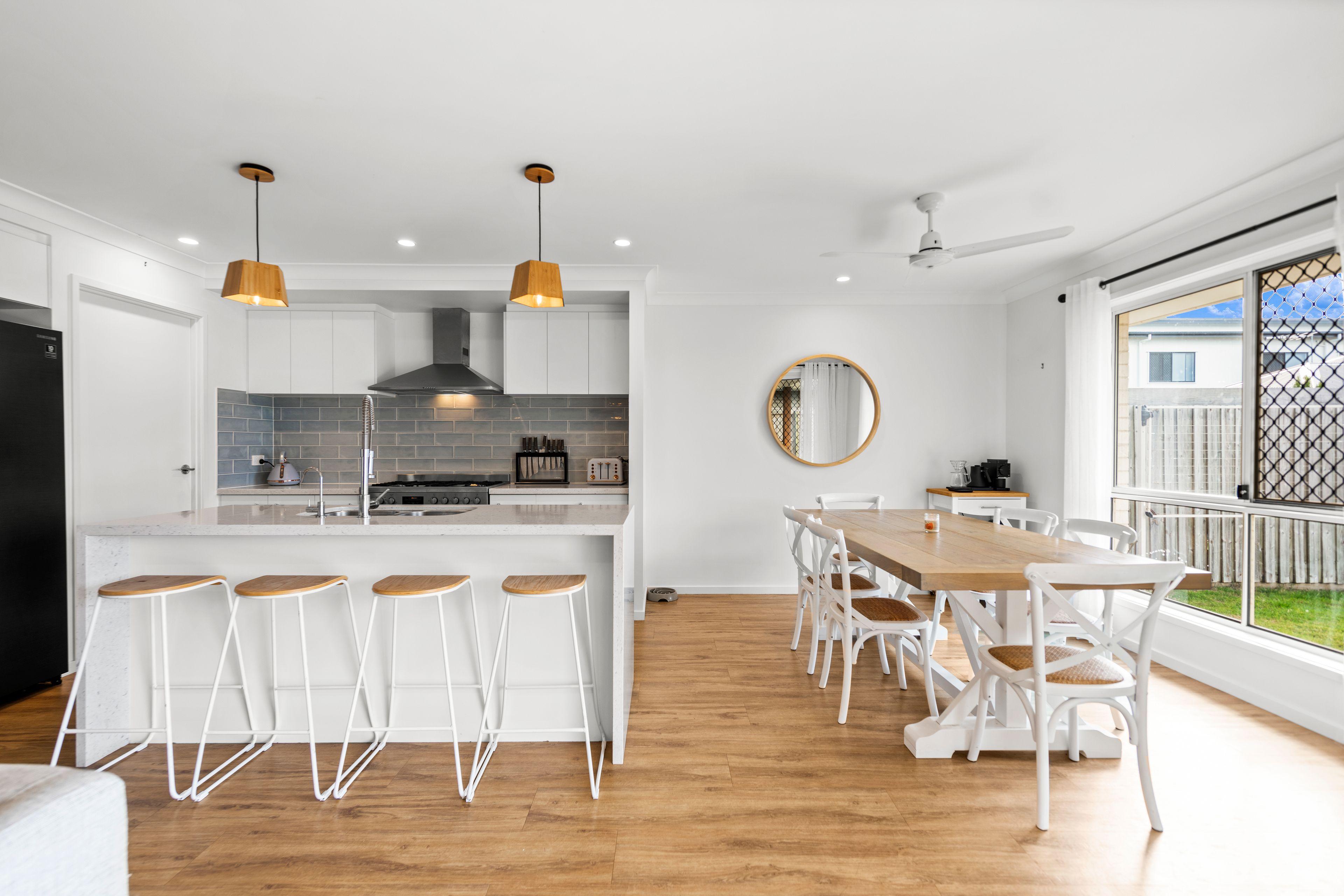 Stylish & Modern Home in Capestone Estate