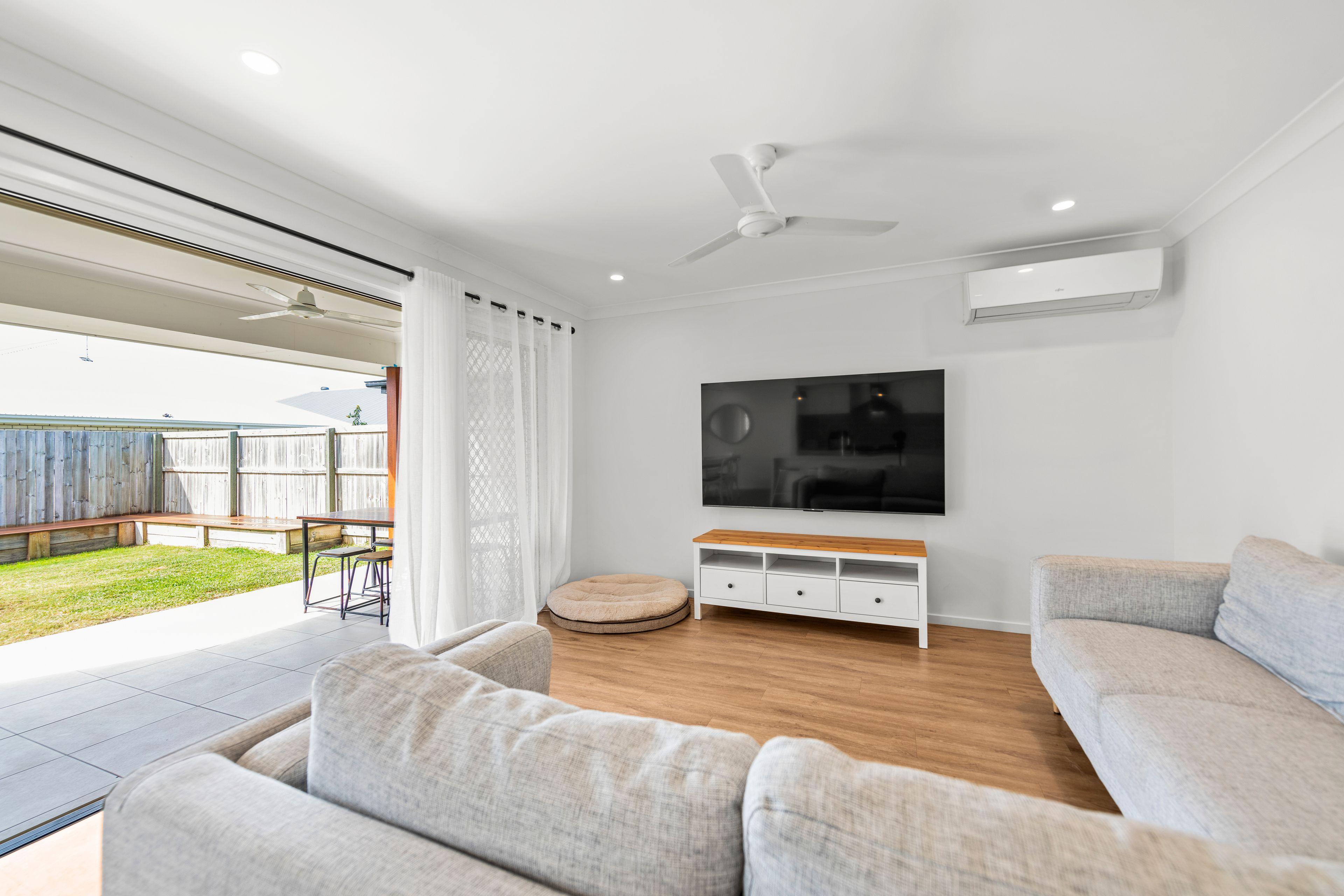 Stylish & Modern Home in Capestone Estate