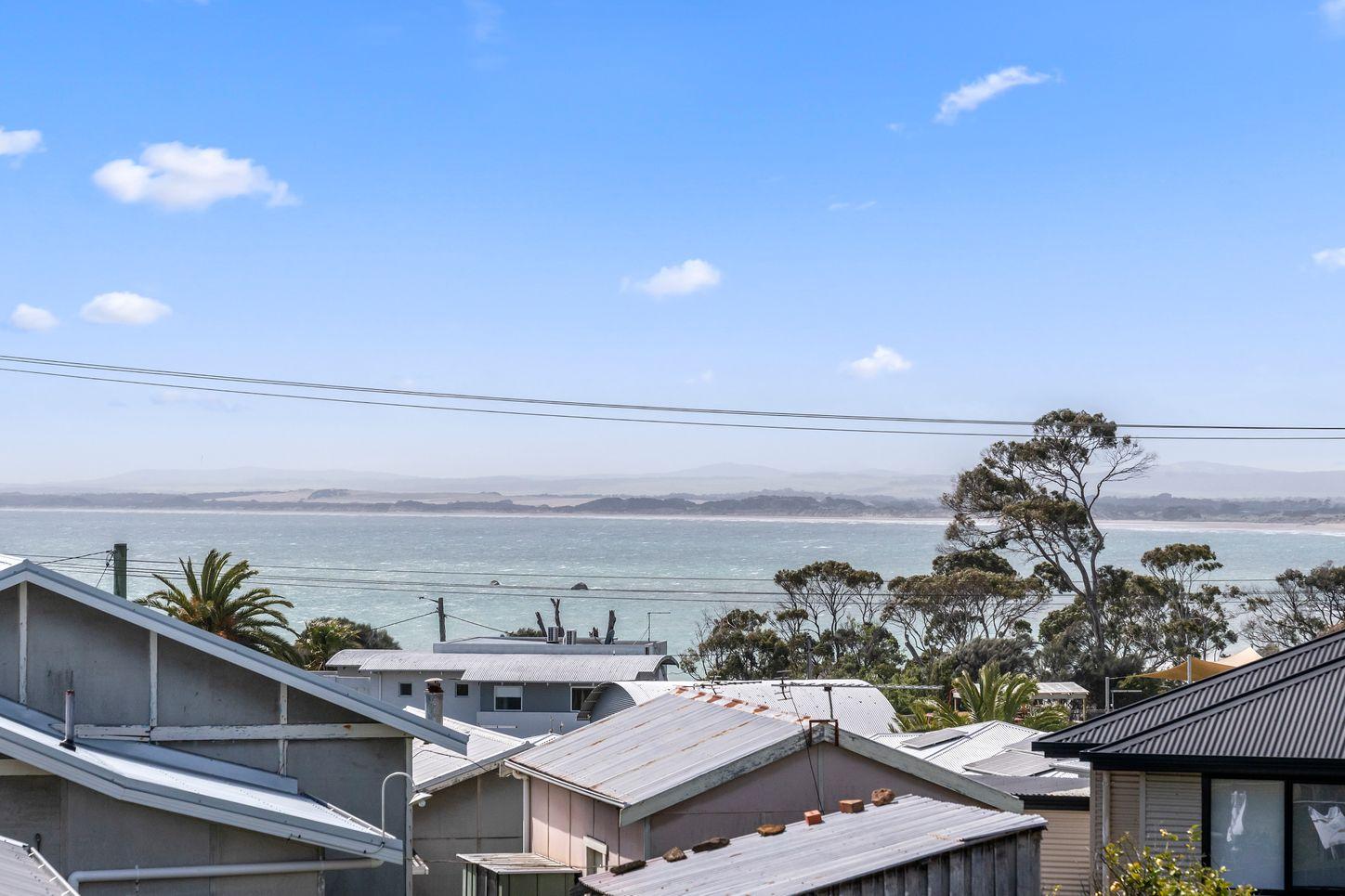 B/14 Main St, BRIDPORT, TAS 7262 - House for Rent - harcourts.net