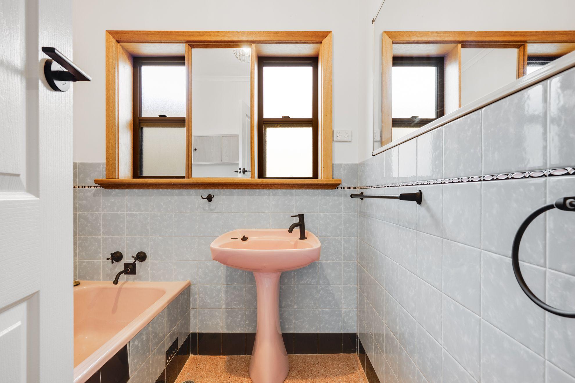 Spacious, Modern & Low Maintenance