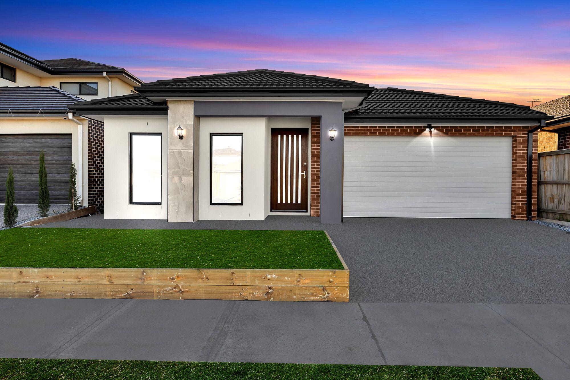 Prop-GPT: House: VIC Tarneit, VIC 3029 Beautiful Family Home Offering Comfort, Space & Modern Living