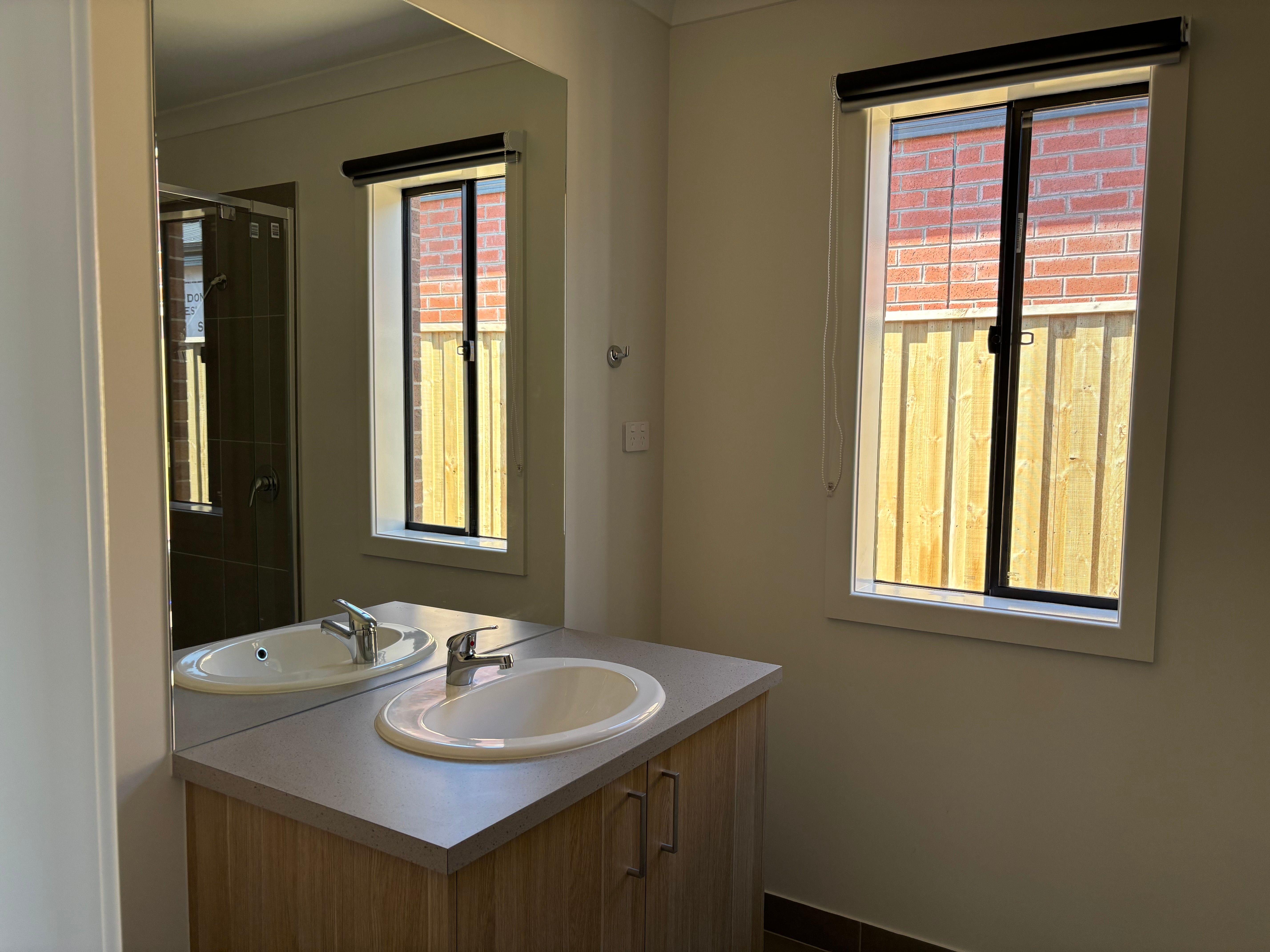 She's a stunner on Sheoak