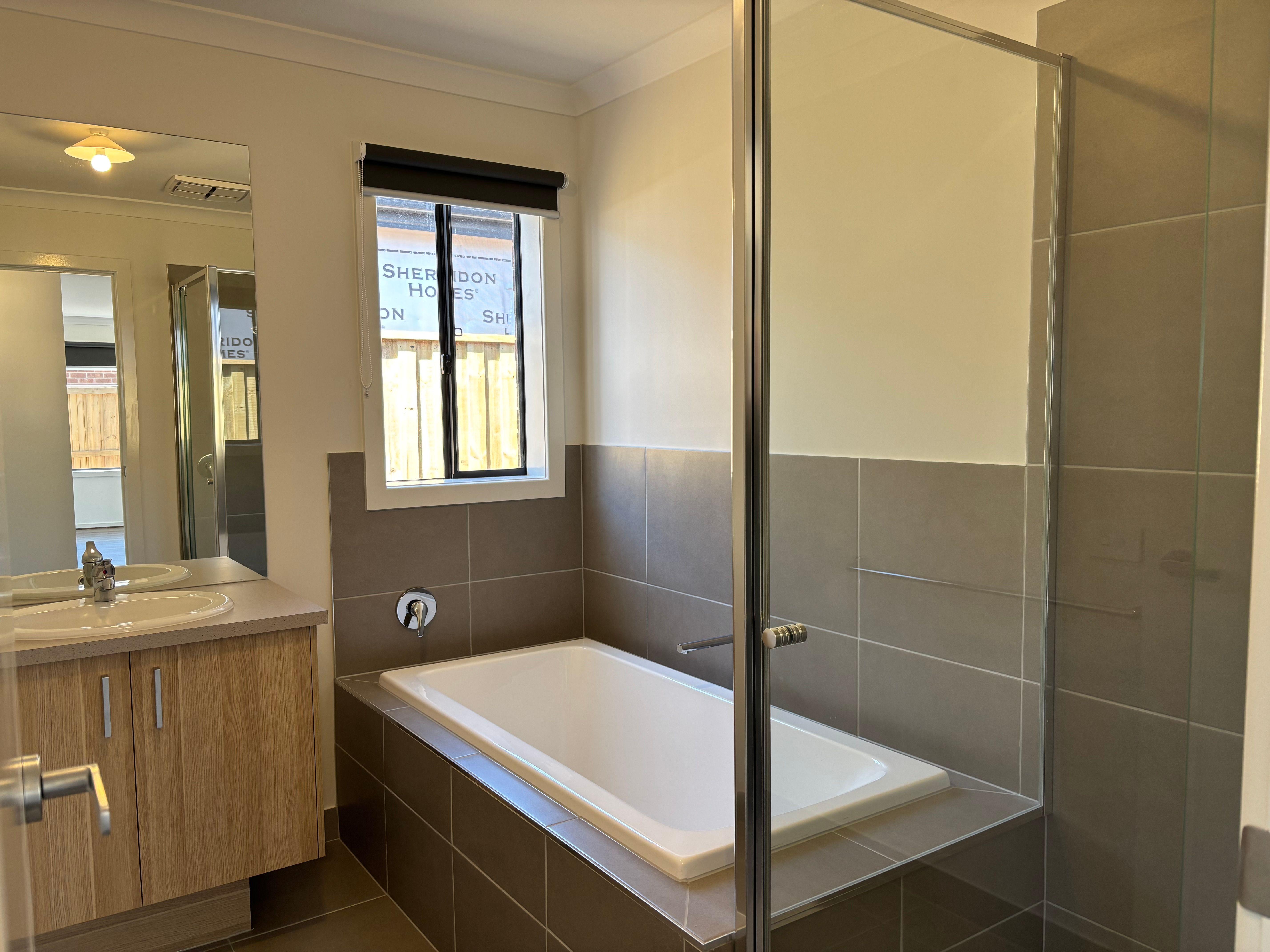 She's a stunner on Sheoak