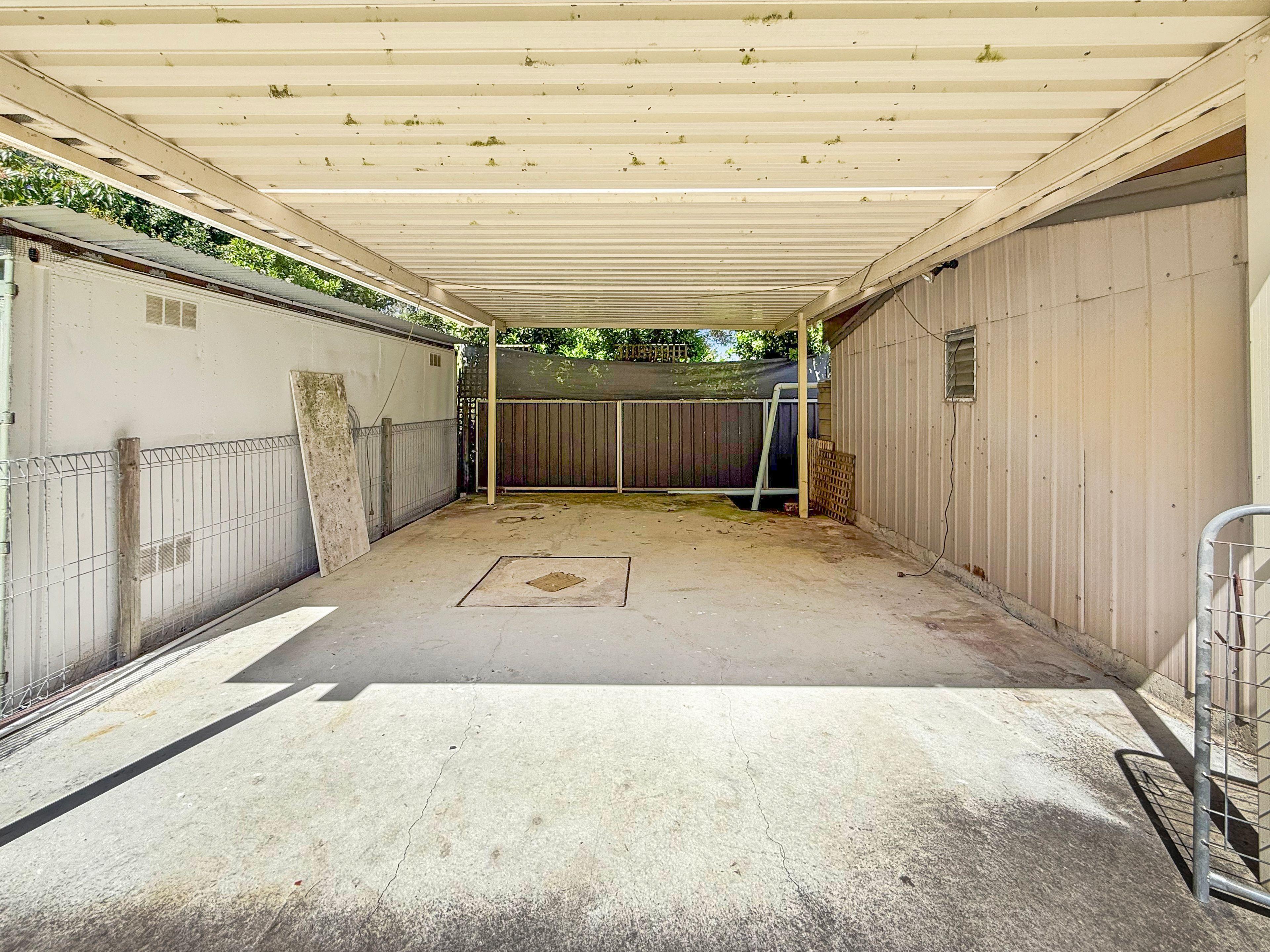 TRADIES DELIGHT! IMMACULATELY PRESENTED HOME