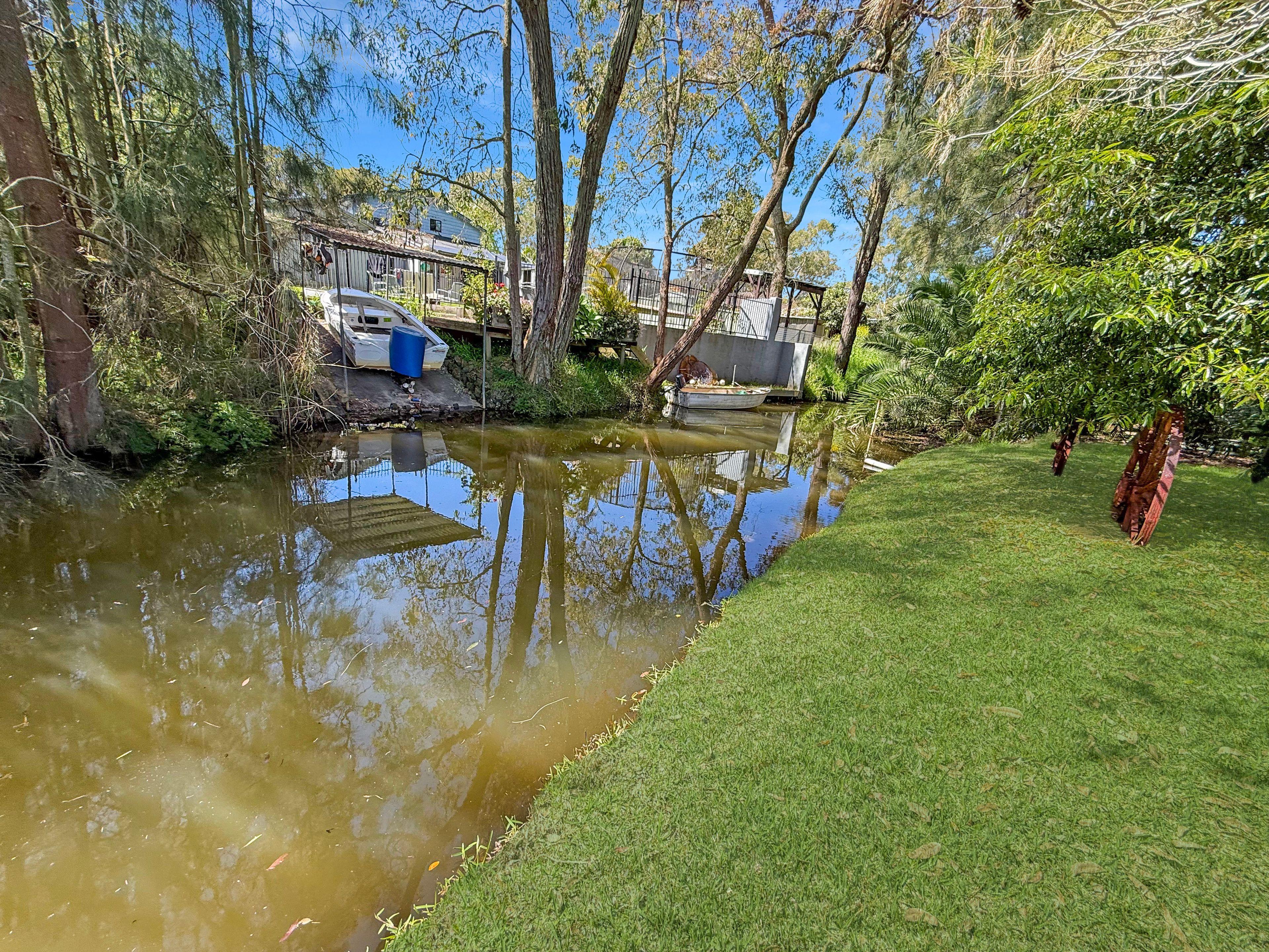 TRADIES DELIGHT! IMMACULATELY PRESENTED HOME