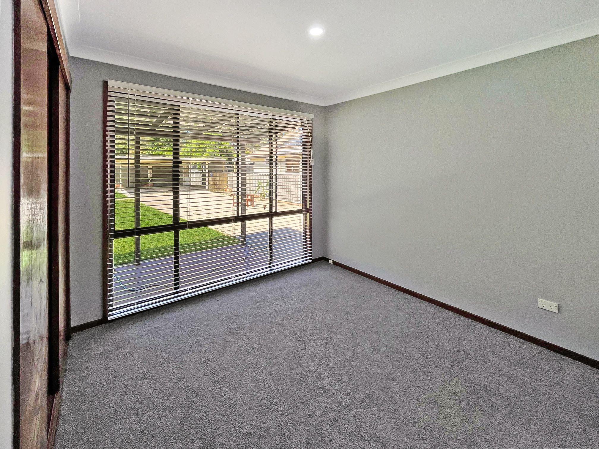 TRADIES DELIGHT! IMMACULATELY PRESENTED HOME