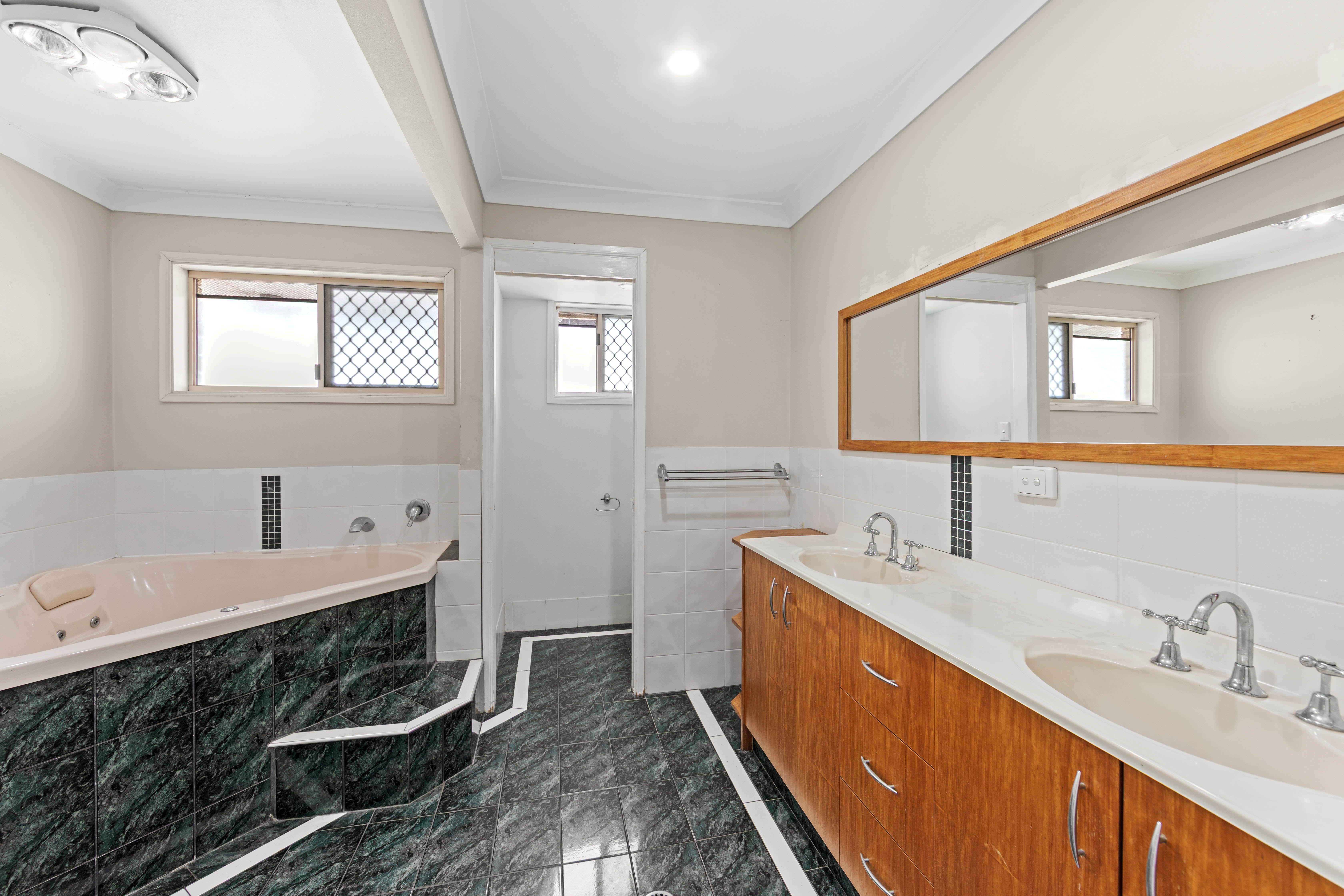 Family Home in Quiet Cul-de-Sac