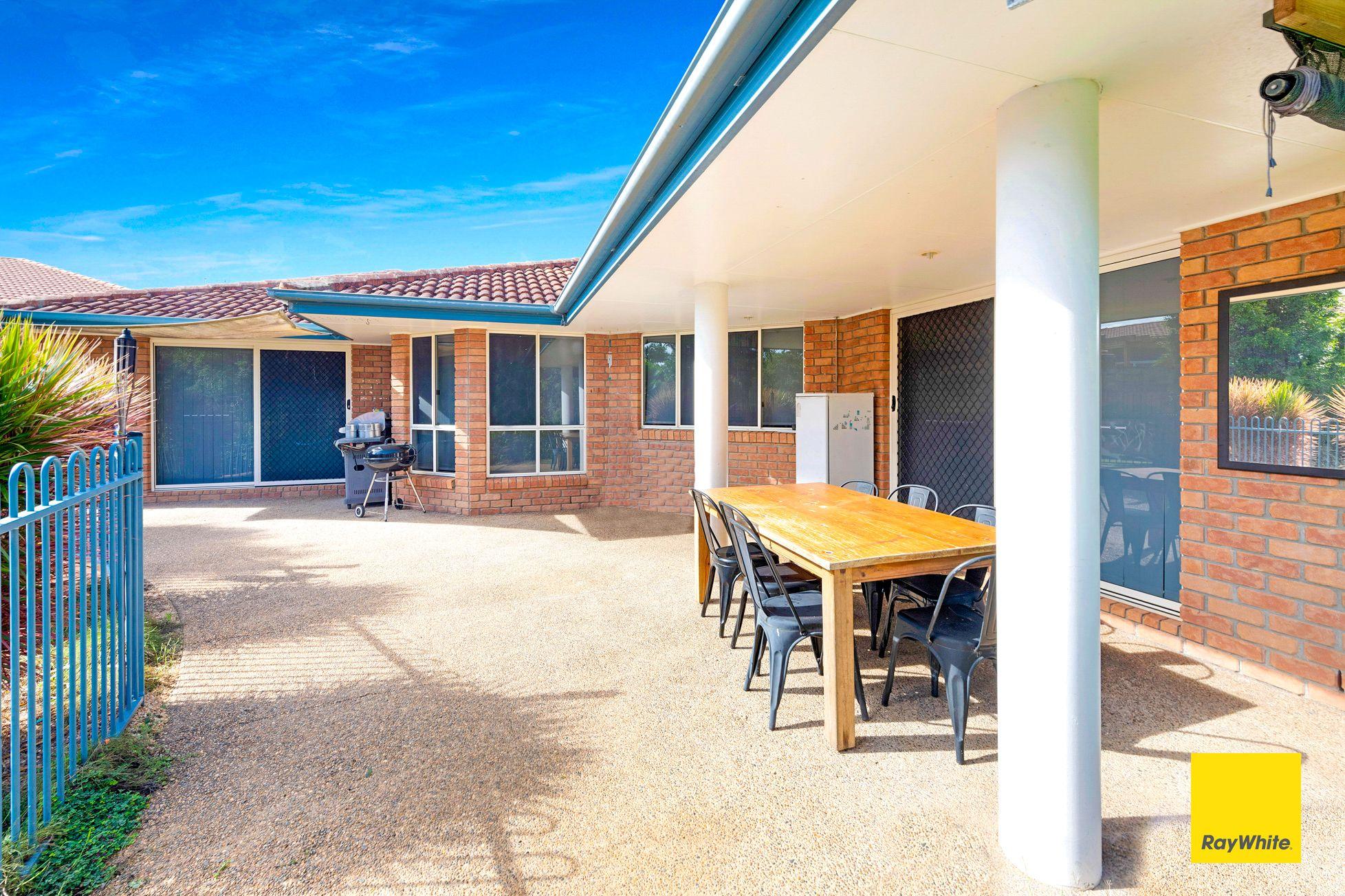 Executive 4 Bedroom Home with a Pool