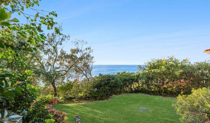 Direct Ocean Frontage