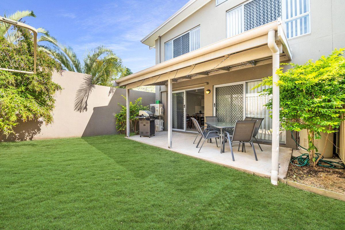 MODERN FURNISHED TOWNHOUSE CLOSE TO CBD