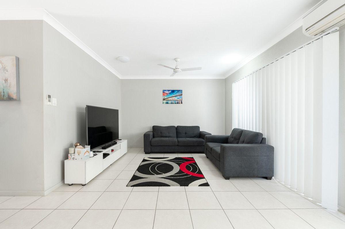 MODERN FURNISHED TOWNHOUSE CLOSE TO CBD