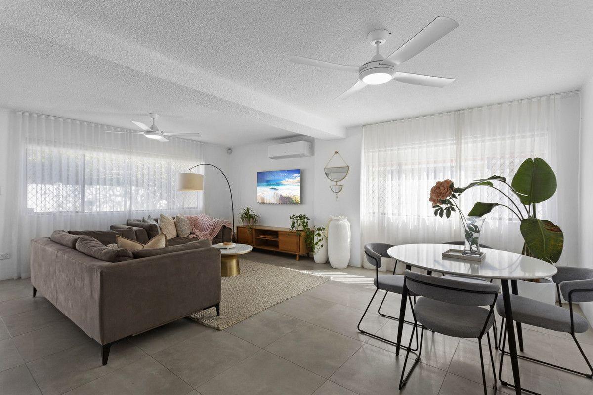 Prop-GPT: Property: QLD Miami, QLD 4220 1/87 Mountain View Avenue, Miami, QLD 4220 - Duplex / Semi - Detached for Rent - harcourts.net