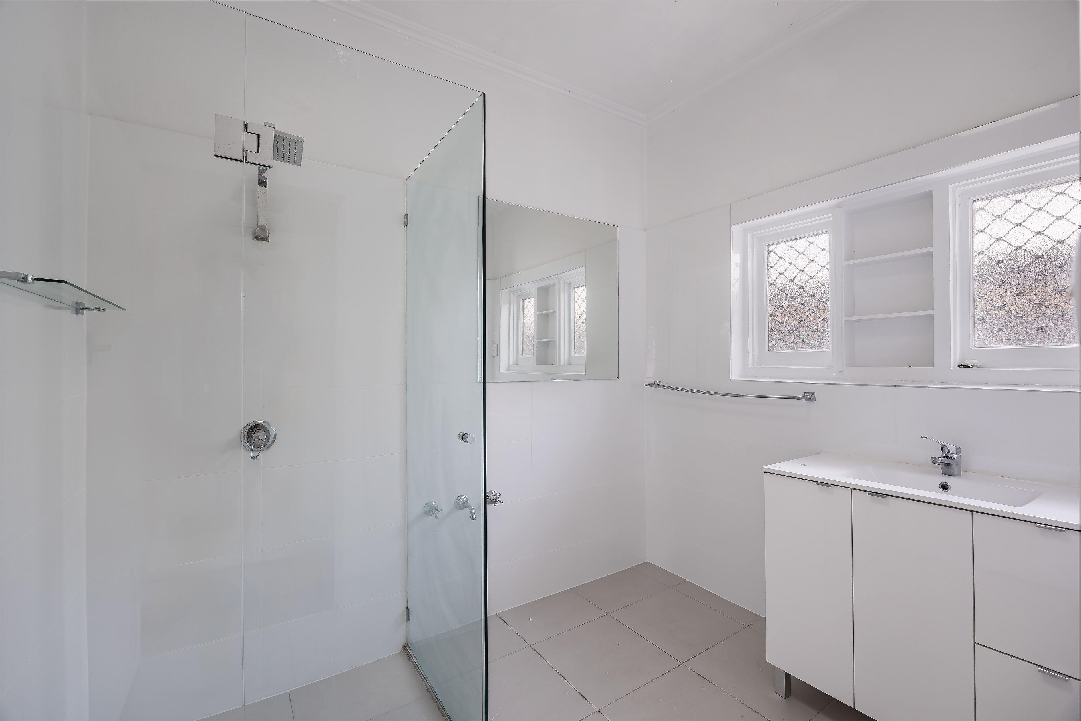 Light and bright - refreshed and ready to move in!