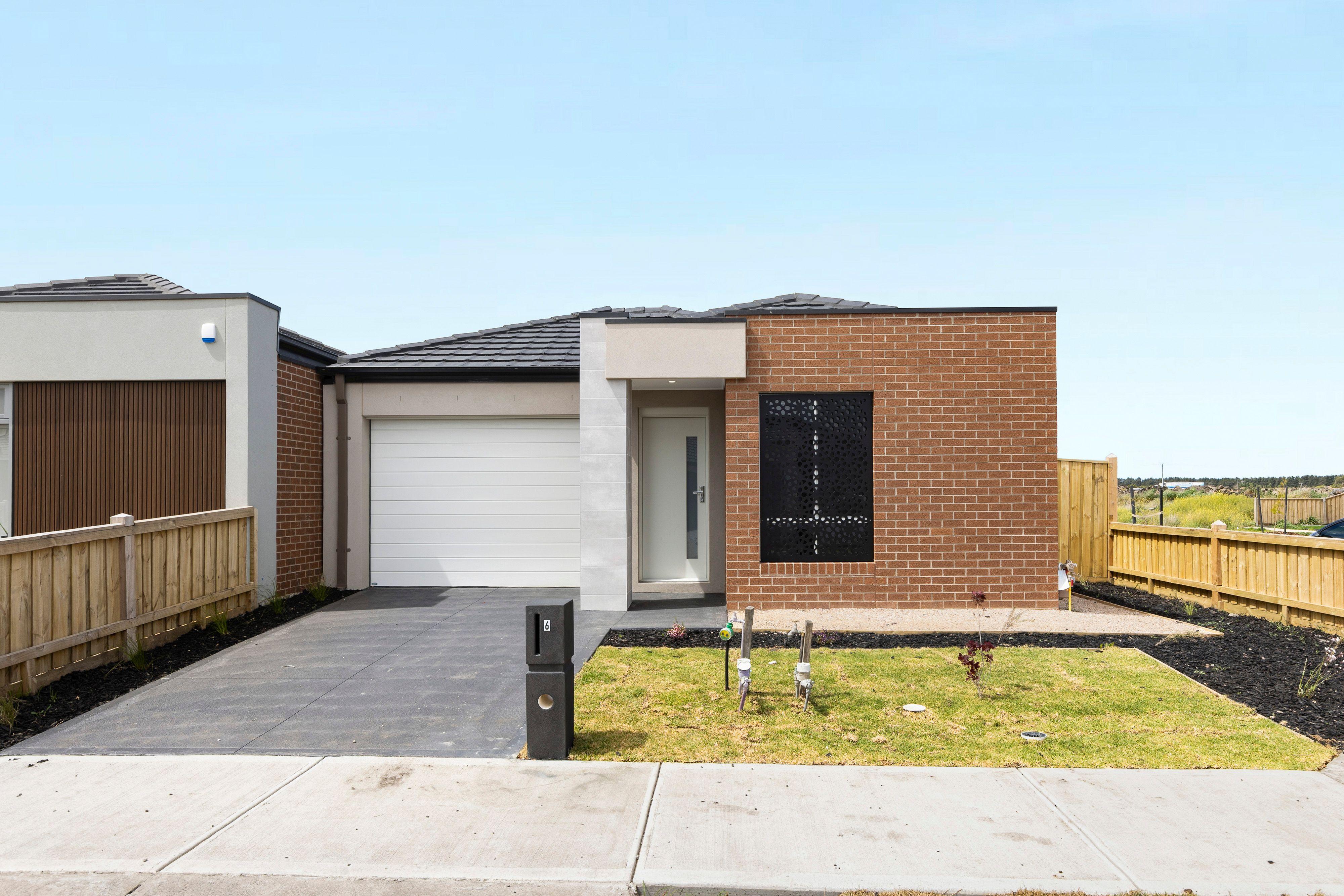 Prop-GPT: House: VIC Beveridge, VIC 3753 Brand New Home